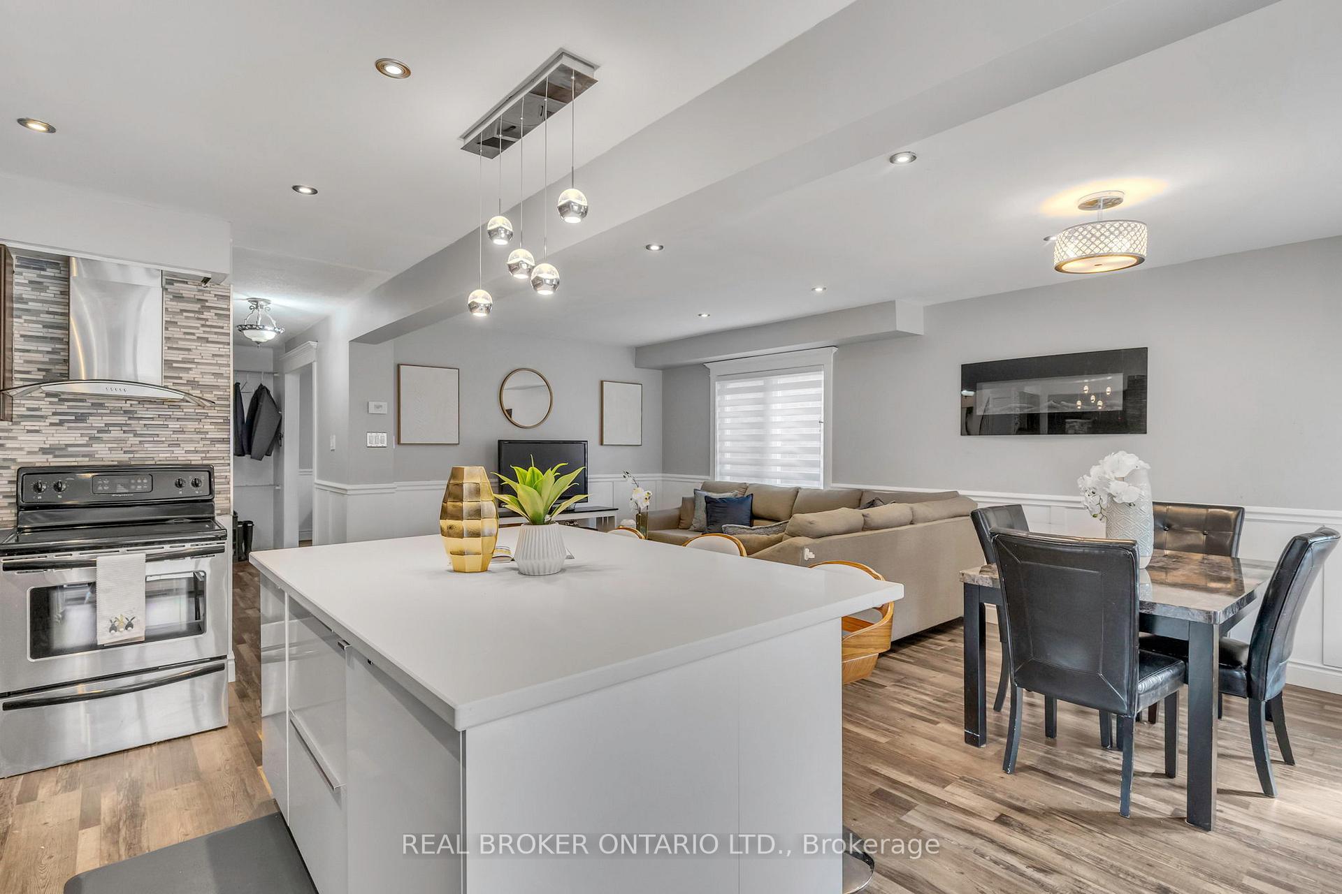 Photo 12 of 40 Metzak Drive, Brampton, Heart Lake West — HOMEH