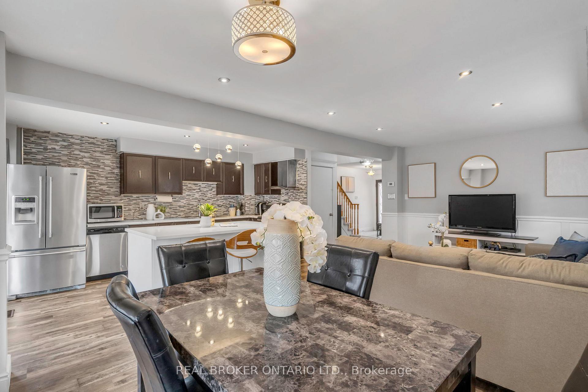 Photo 20 of 40 Metzak Drive, Brampton, Heart Lake West — HOMEH