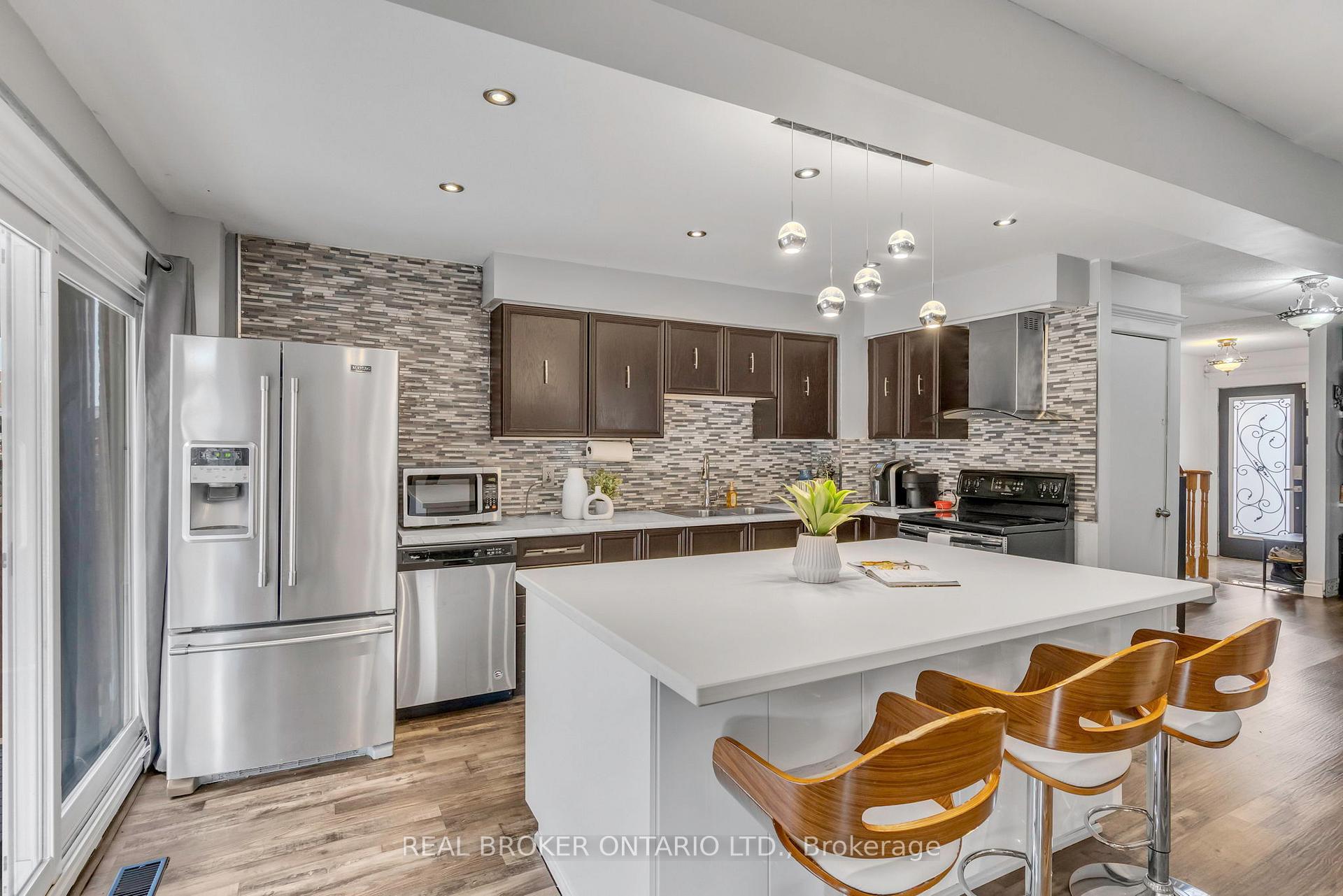 Photo 29 of 40 Metzak Drive, Brampton, Heart Lake West — HOMEH