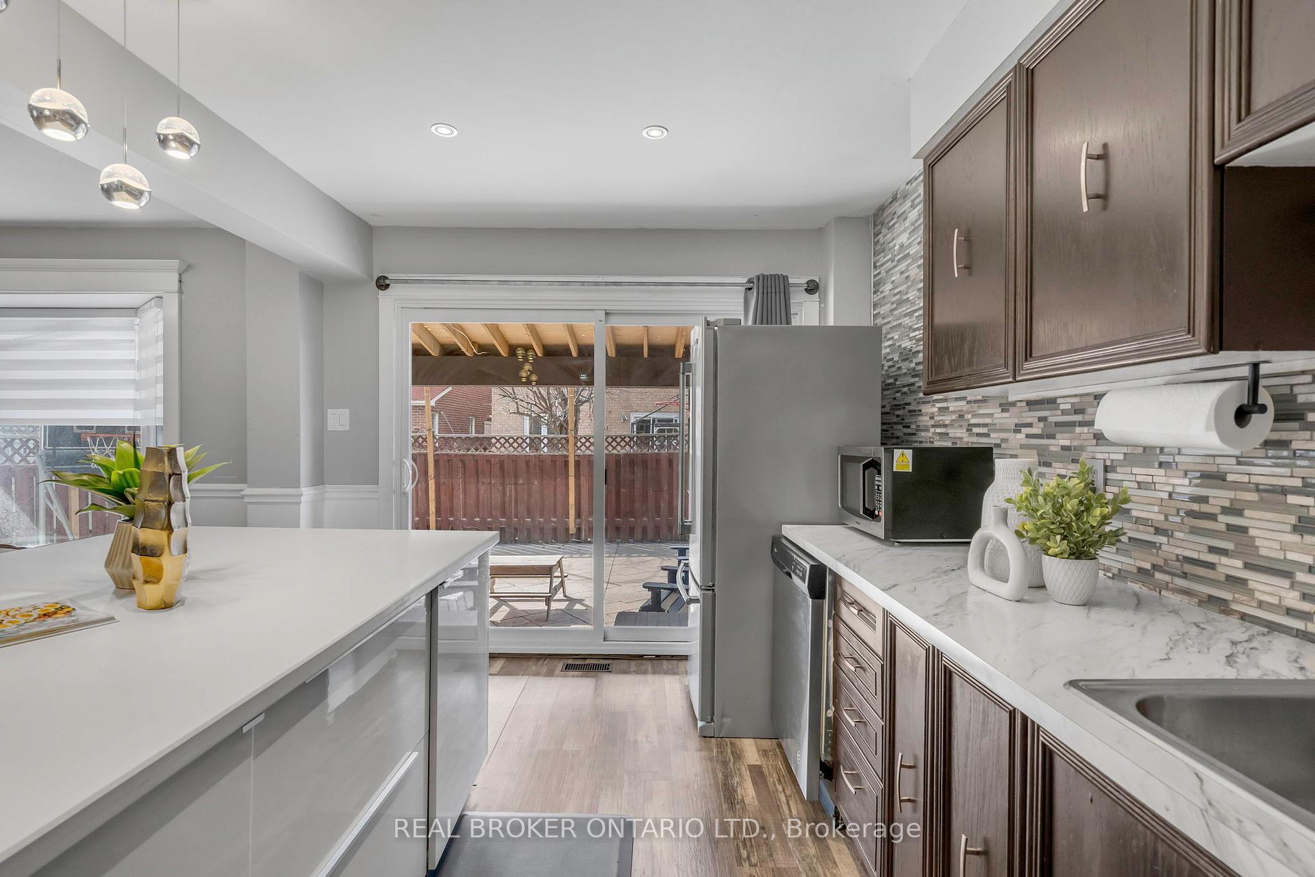 Photo 30 of 40 Metzak Drive, Brampton, Heart Lake West — HOMEH