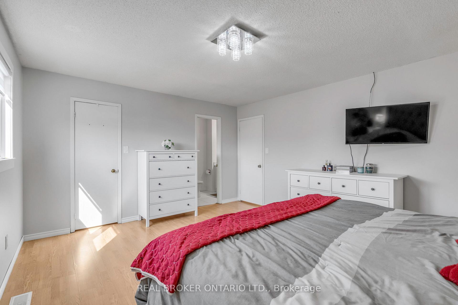 Photo 16 of 40 Metzak Drive, Brampton, Heart Lake West — HOMEH
