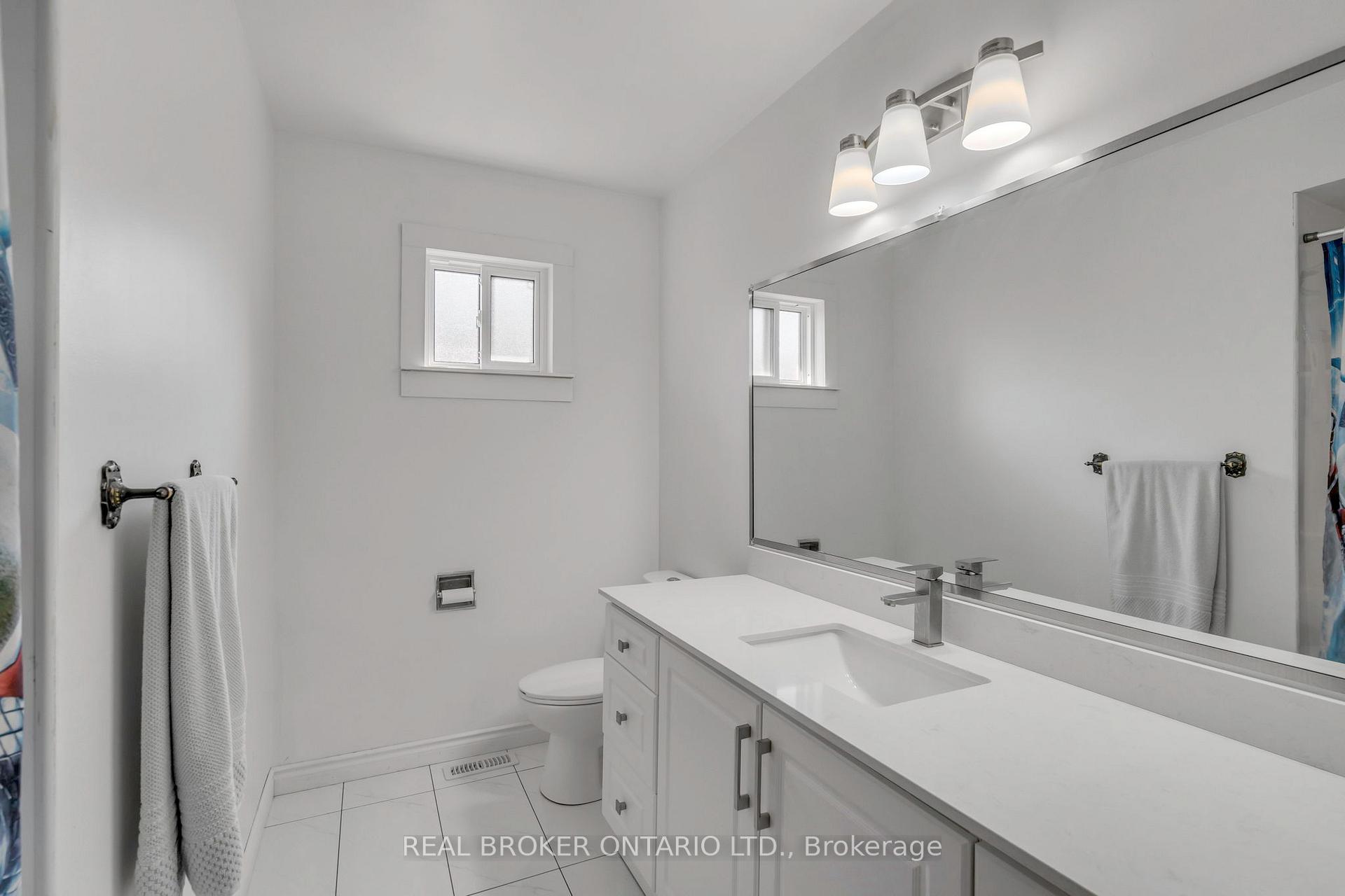 Photo 14 of 40 Metzak Drive, Brampton, Heart Lake West — HOMEH