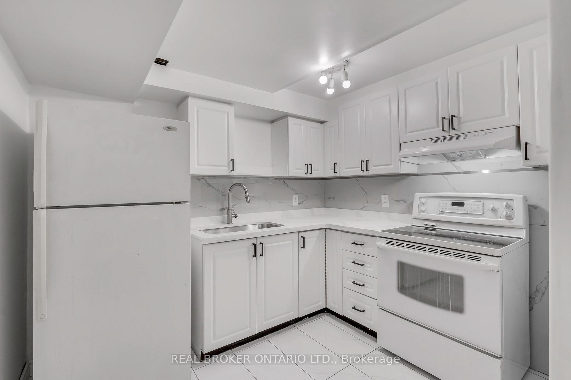 Photo 26 of 40 Metzak Drive, Brampton, Heart Lake West — HOMEH