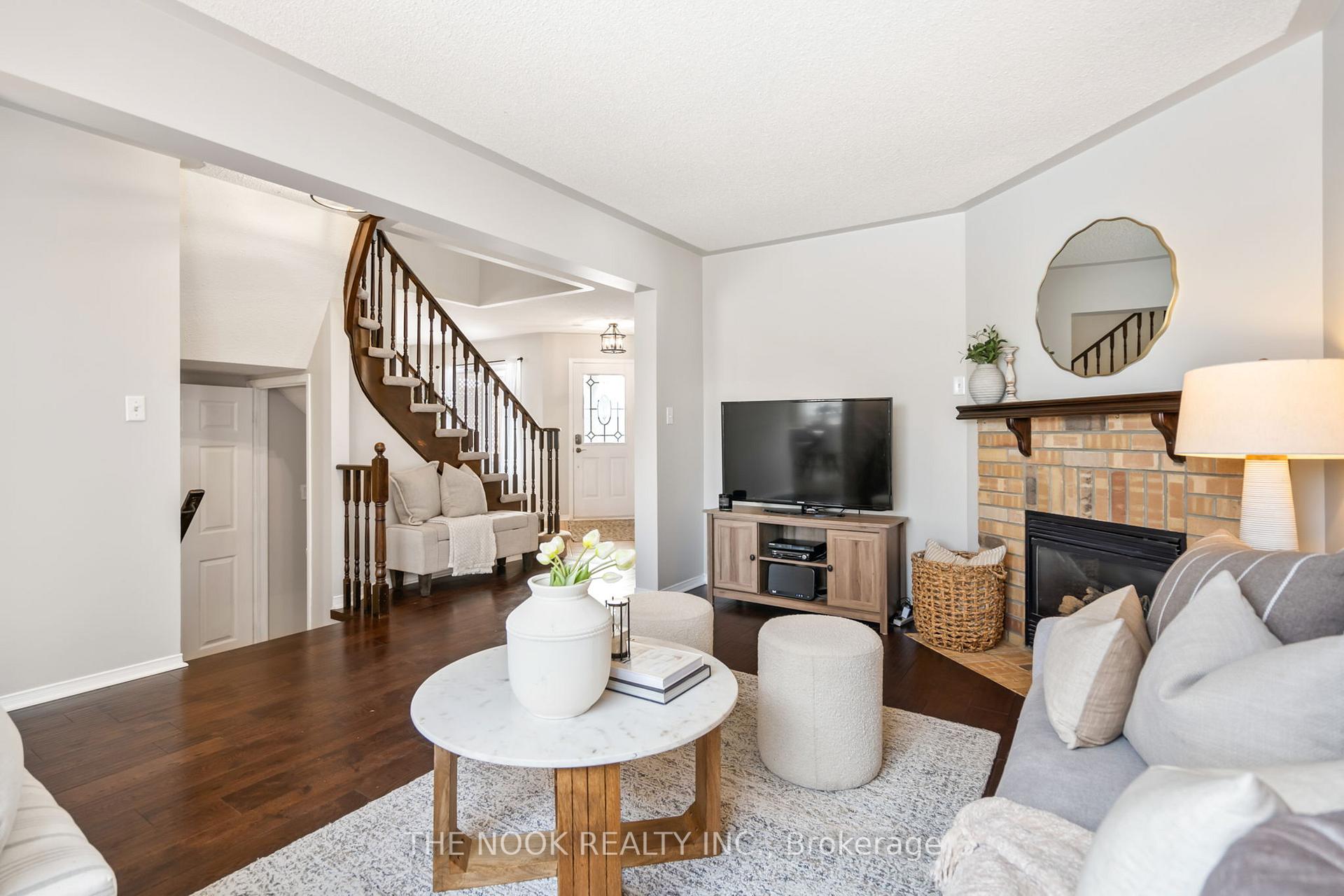 Photo 3 of 57 Bradshaw Street, Clarington, Bowmanville — HOMEH