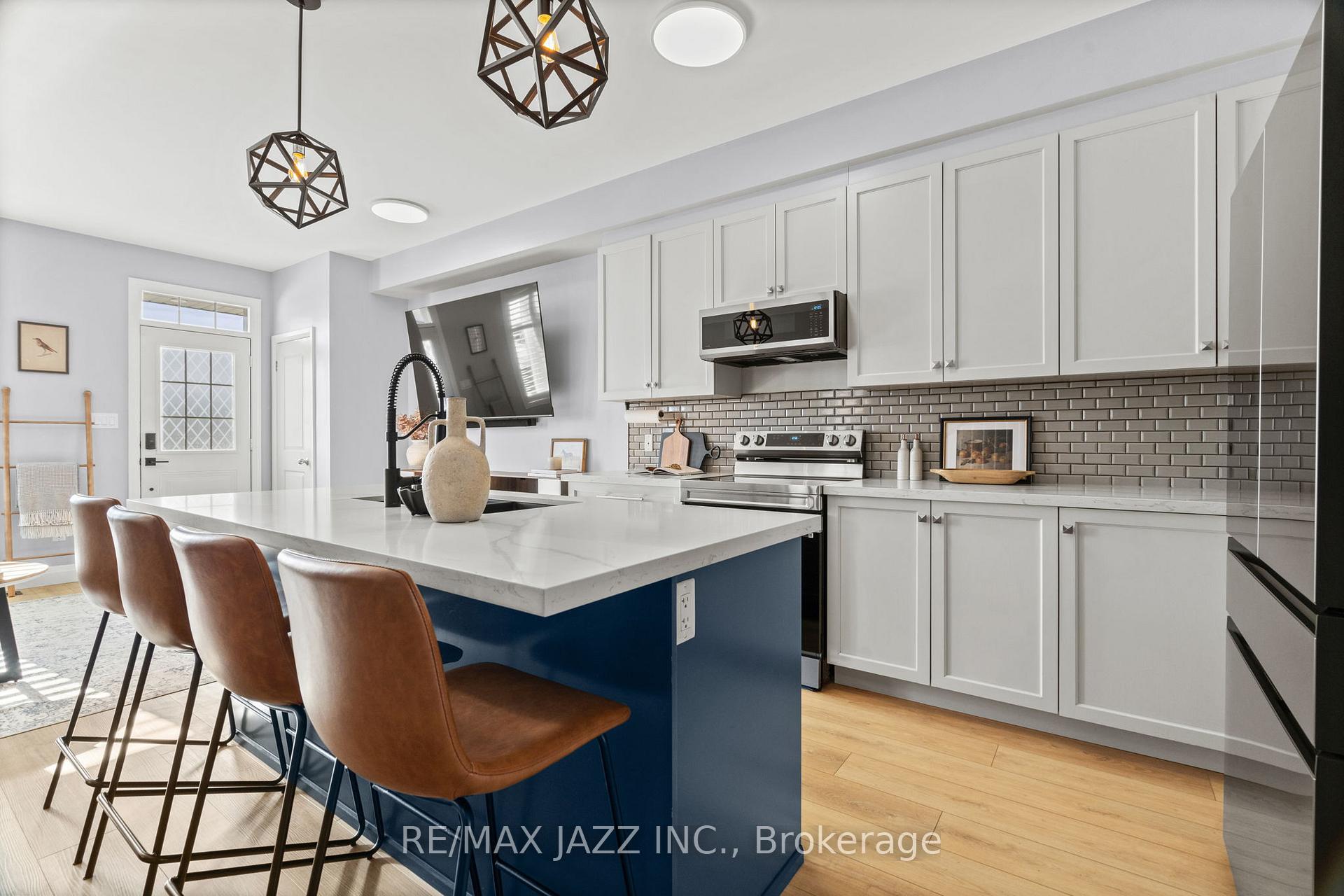 Photo 6 of 45 Ted Miller Crescent, Clarington, Bowmanville — HOMEH