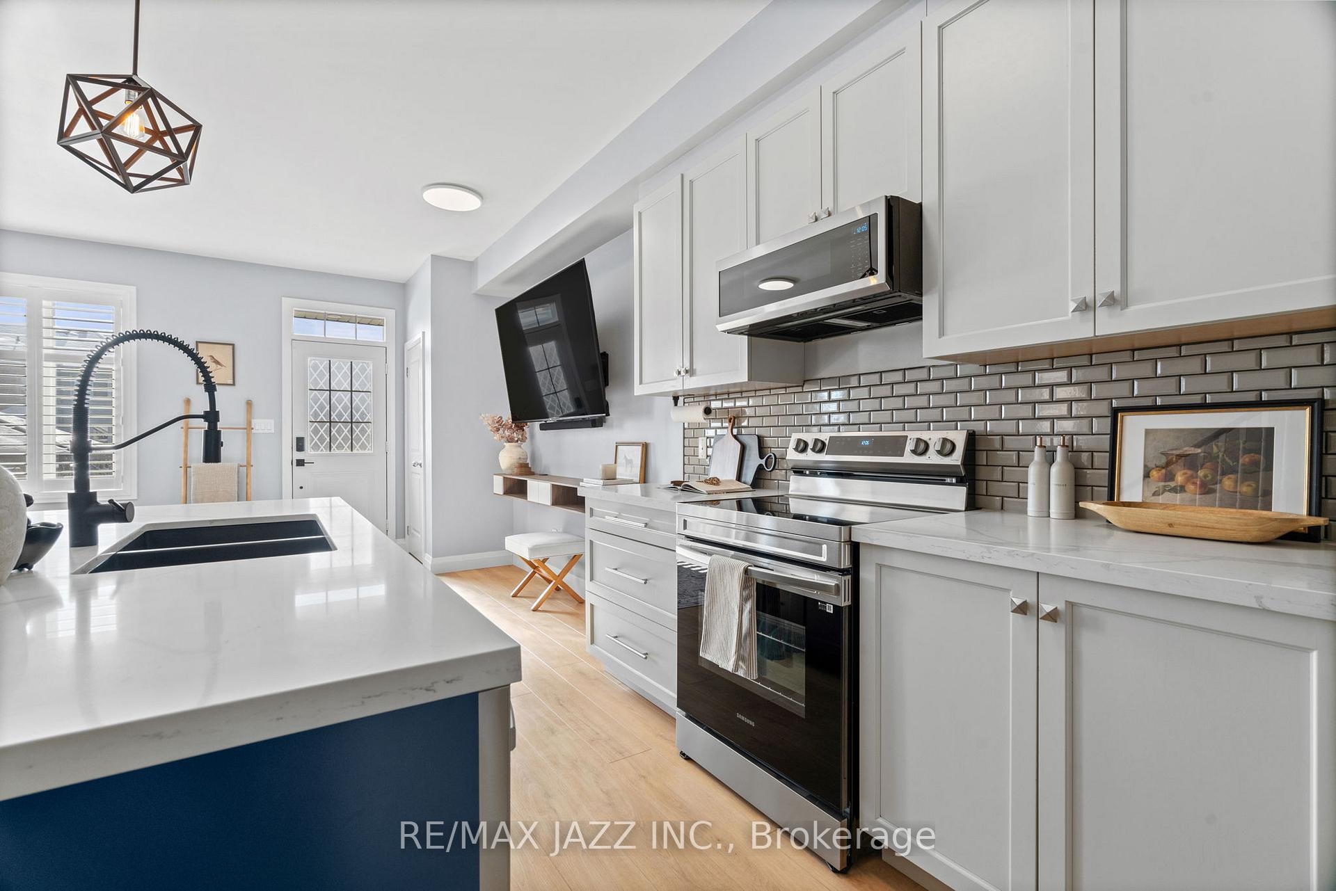 Photo 12 of 45 Ted Miller Crescent, Clarington, Bowmanville — HOMEH