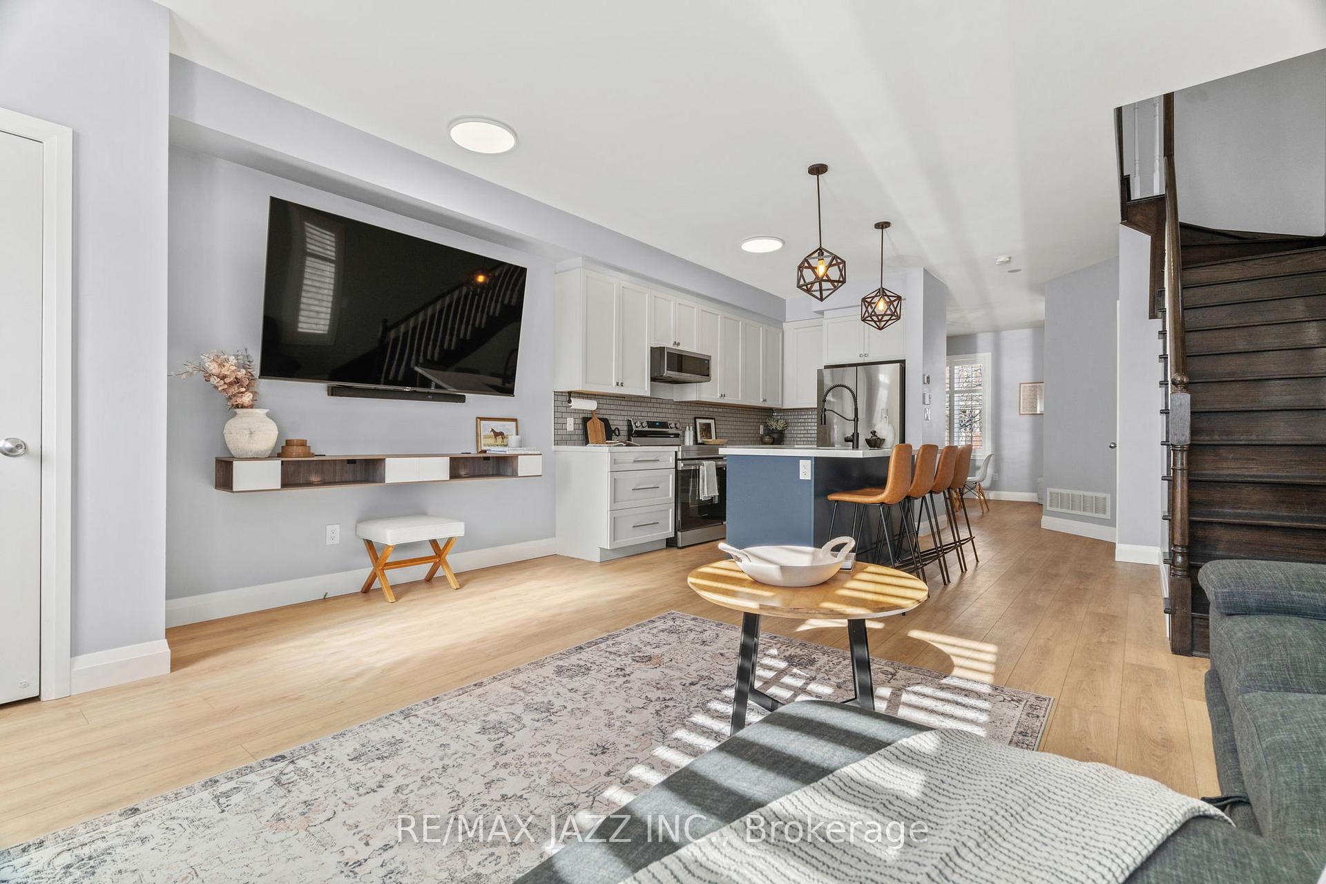 Photo 19 of 45 Ted Miller Crescent, Clarington, Bowmanville — HOMEH