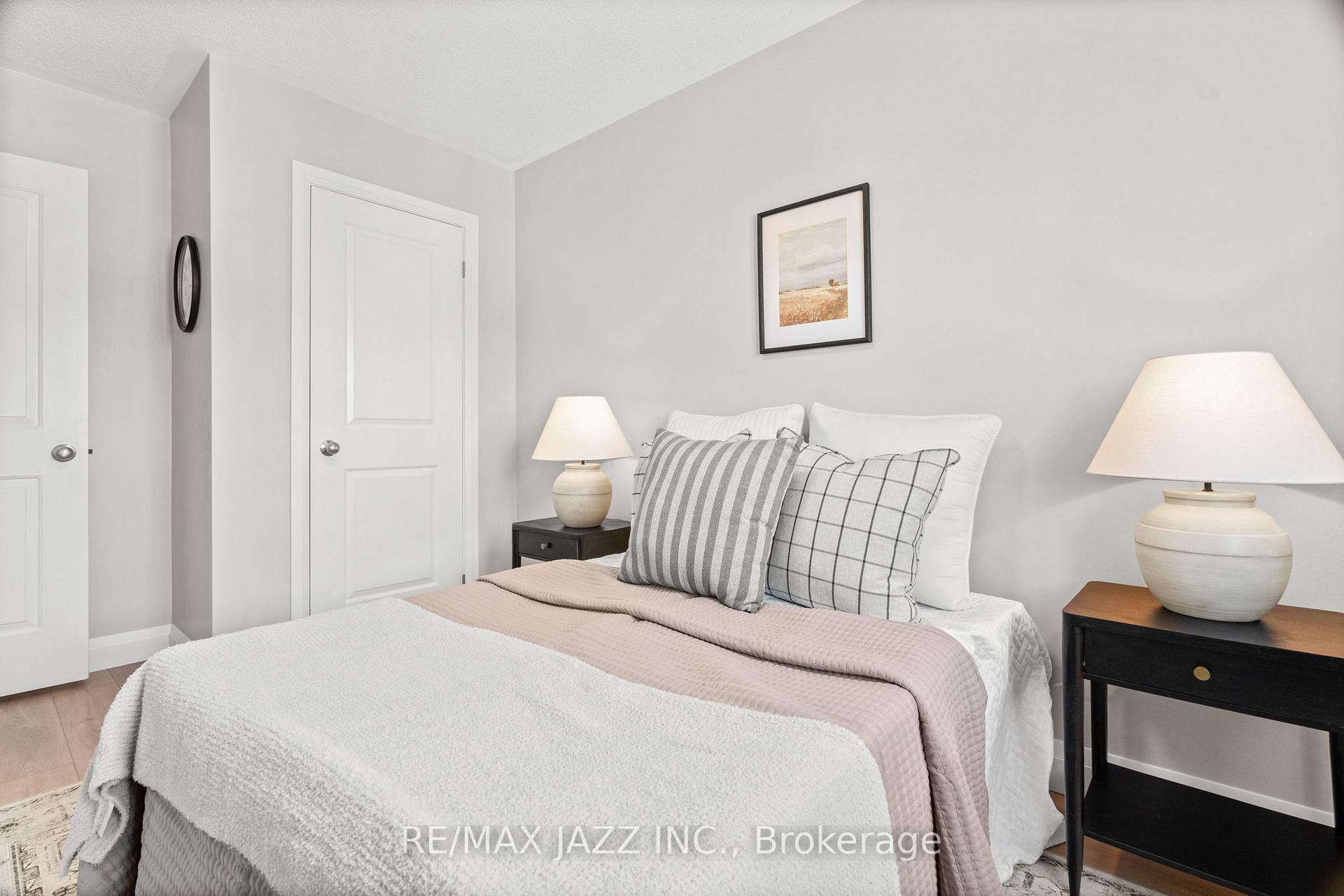 Photo 15 of 45 Ted Miller Crescent, Clarington, Bowmanville — HOMEH