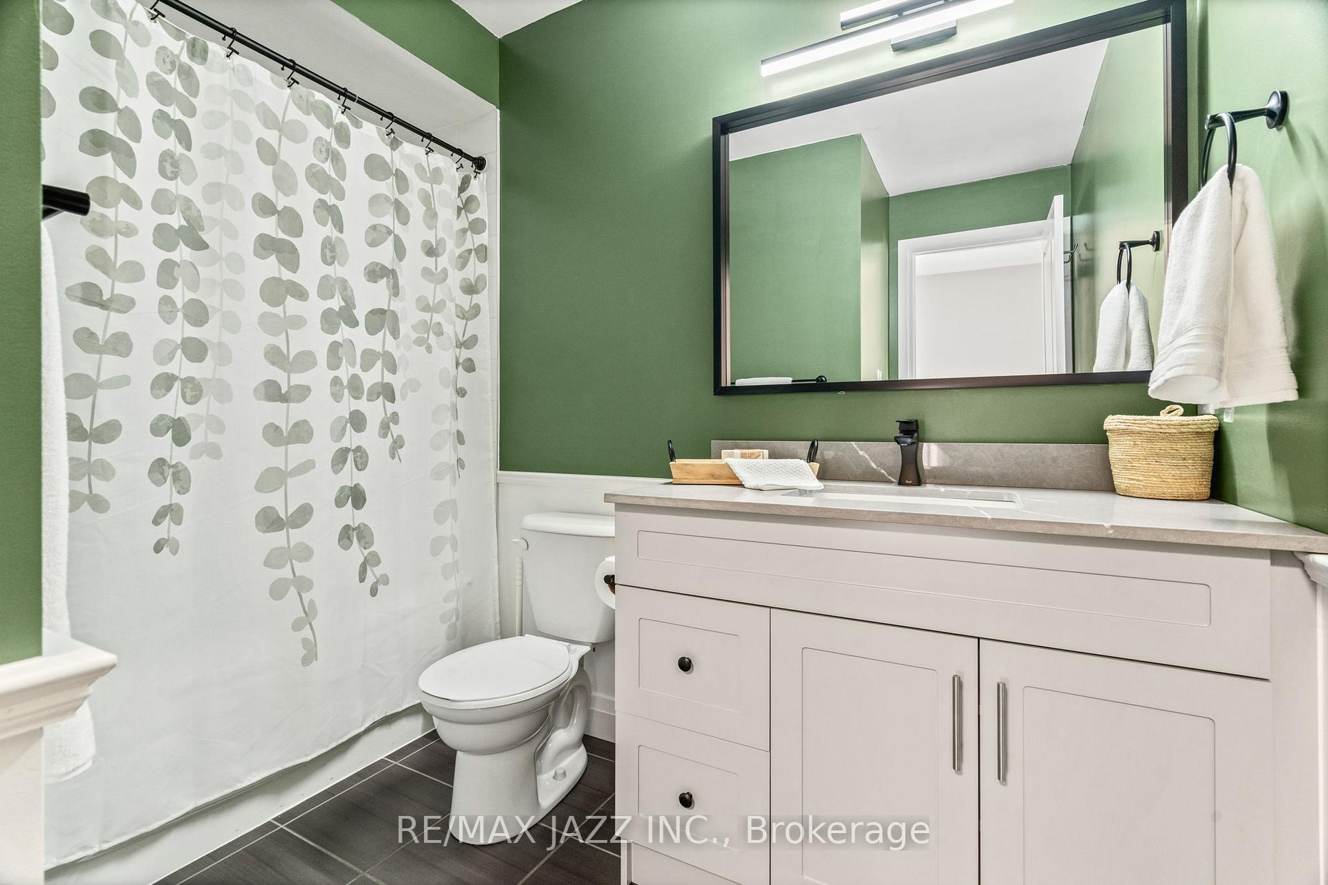 Photo 24 of 45 Ted Miller Crescent, Clarington, Bowmanville — HOMEH