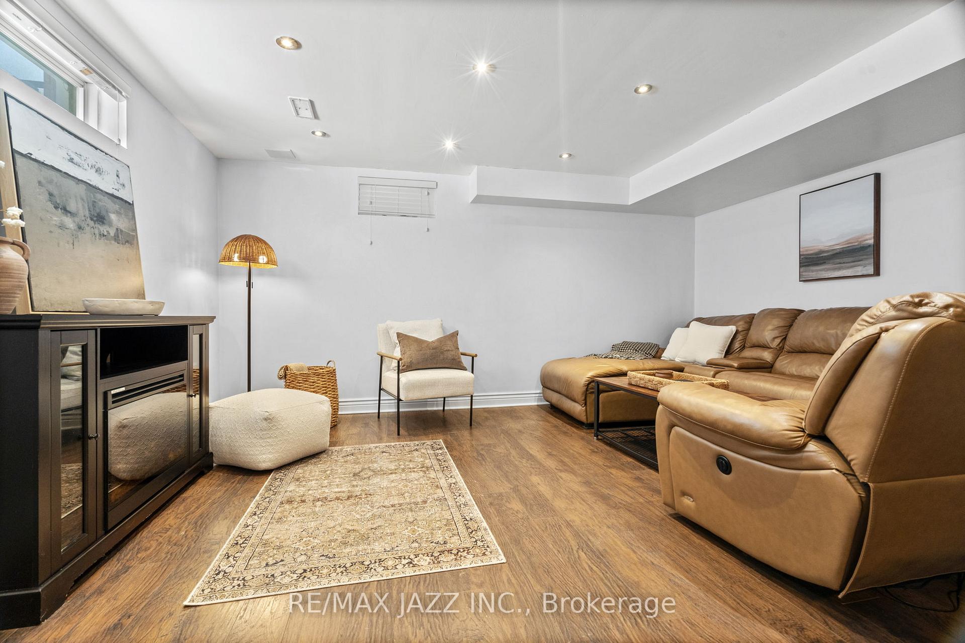Photo 27 of 45 Ted Miller Crescent, Clarington, Bowmanville — HOMEH