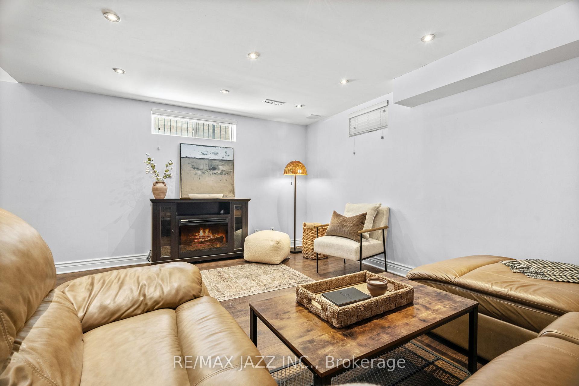 Photo 28 of 45 Ted Miller Crescent, Clarington, Bowmanville — HOMEH