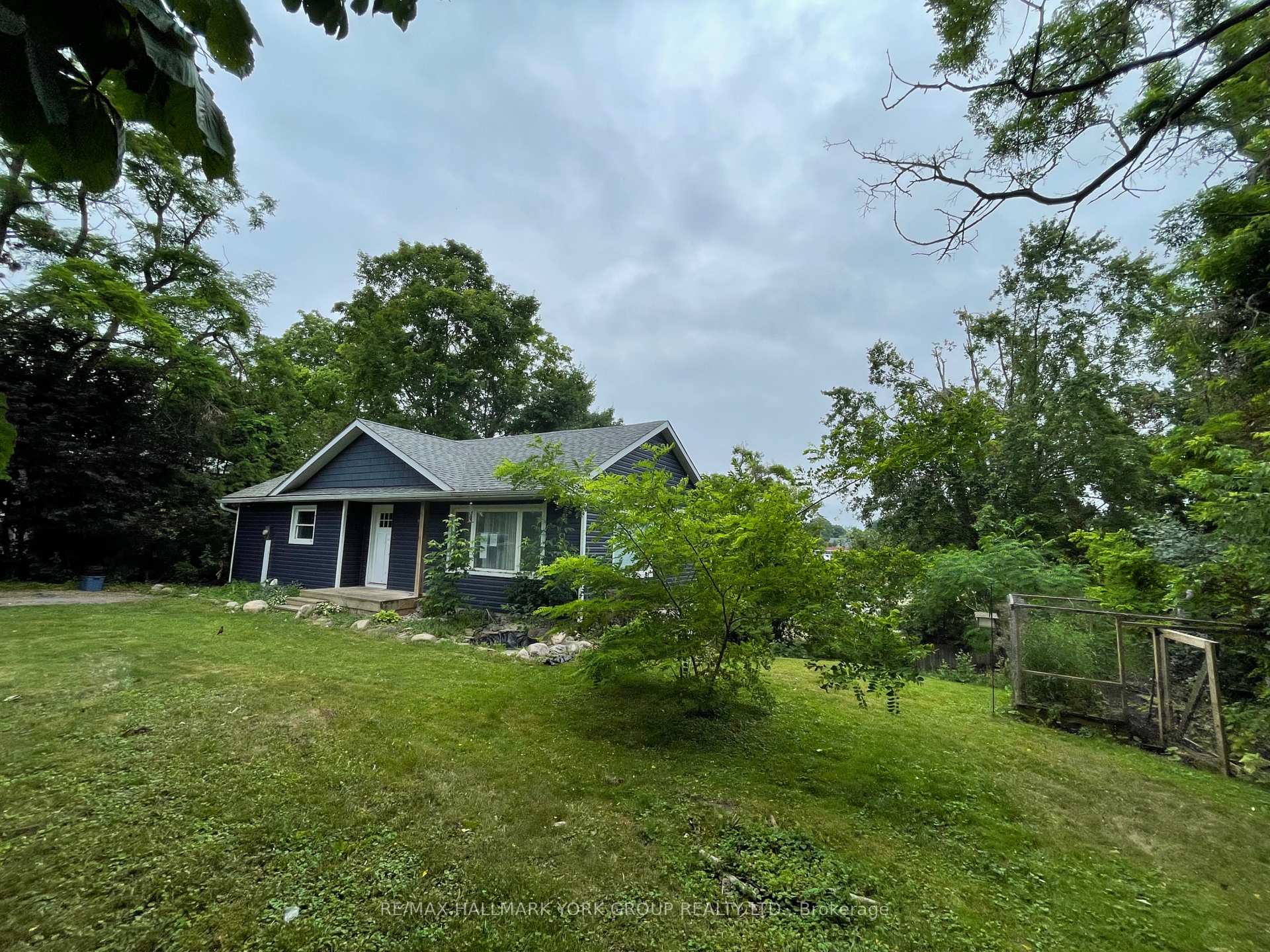 Photo 1 of 19 Malone Road, Georgina, Sutton & Jackson's Point — HOMEH