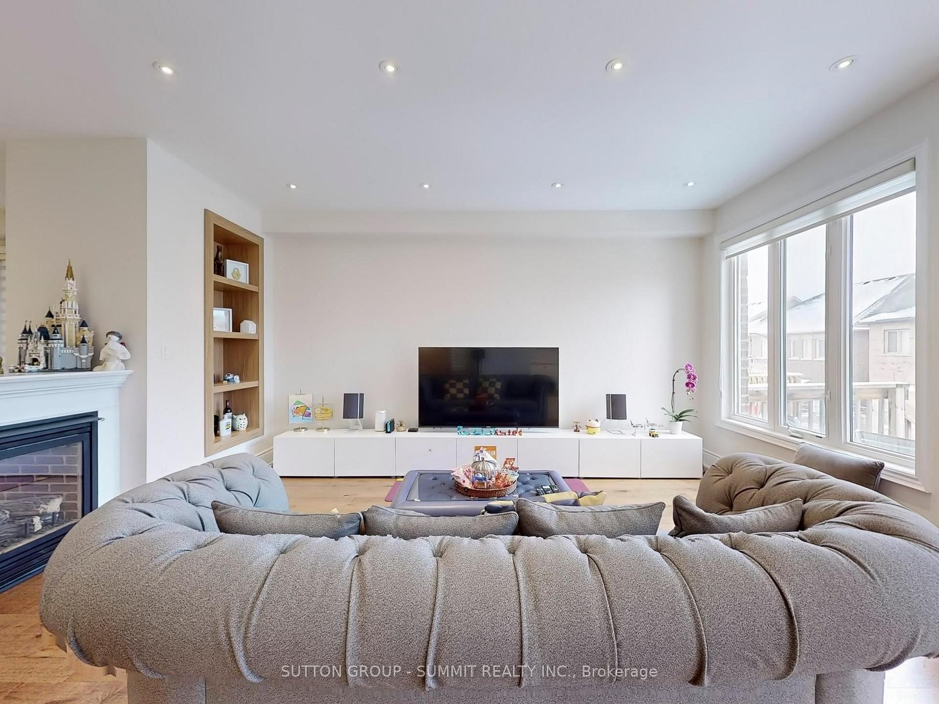 Photo 3 of 108 Wilfred Murison Avenue, Markham, Berczy — HOMEH