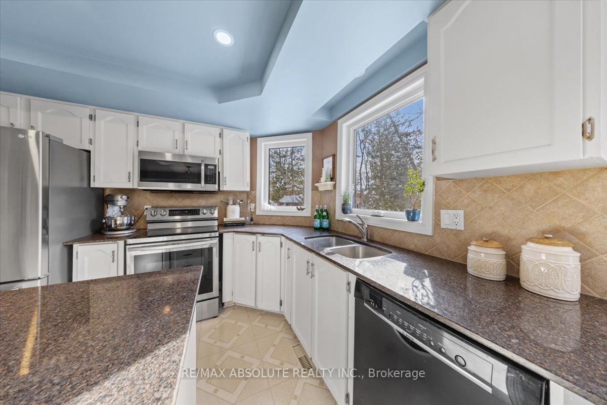 Photo 17 of 15 Pinecone Trail, Ottawa, Stittsville (Central) — HOMEH