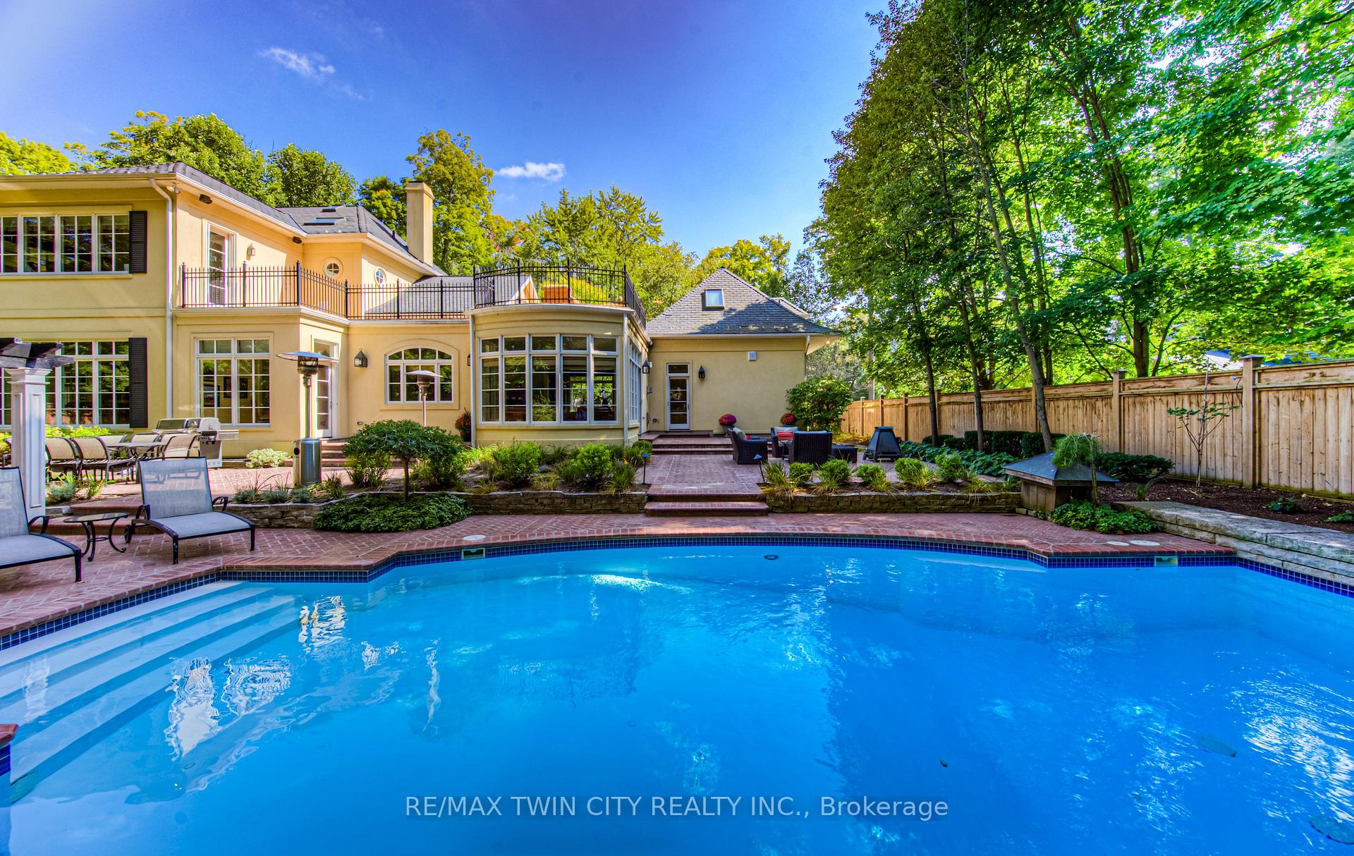 Photo 13 of 573 Sugarbush Drive, Waterloo — HOMEH
