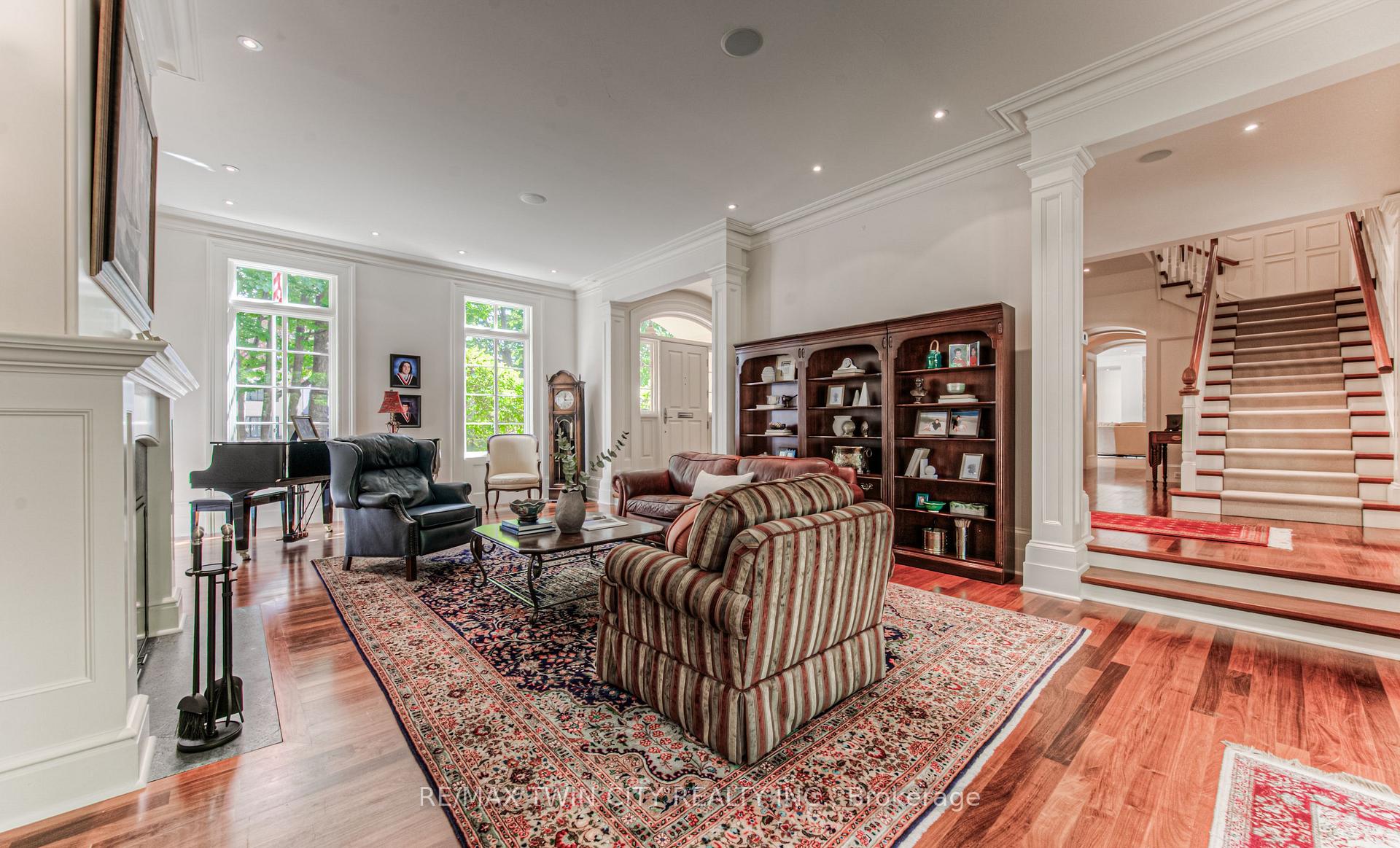 Photo 3 of 573 Sugarbush Drive, Waterloo — HOMEH