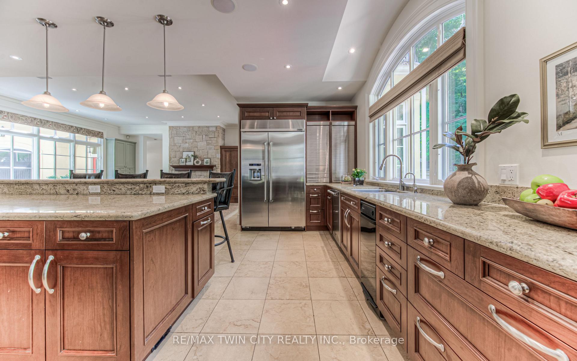 Photo 2 of 573 Sugarbush Drive, Waterloo — HOMEH