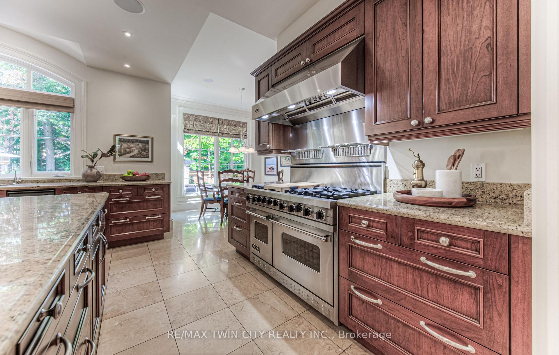 Photo 24 of 573 Sugarbush Drive, Waterloo — HOMEH