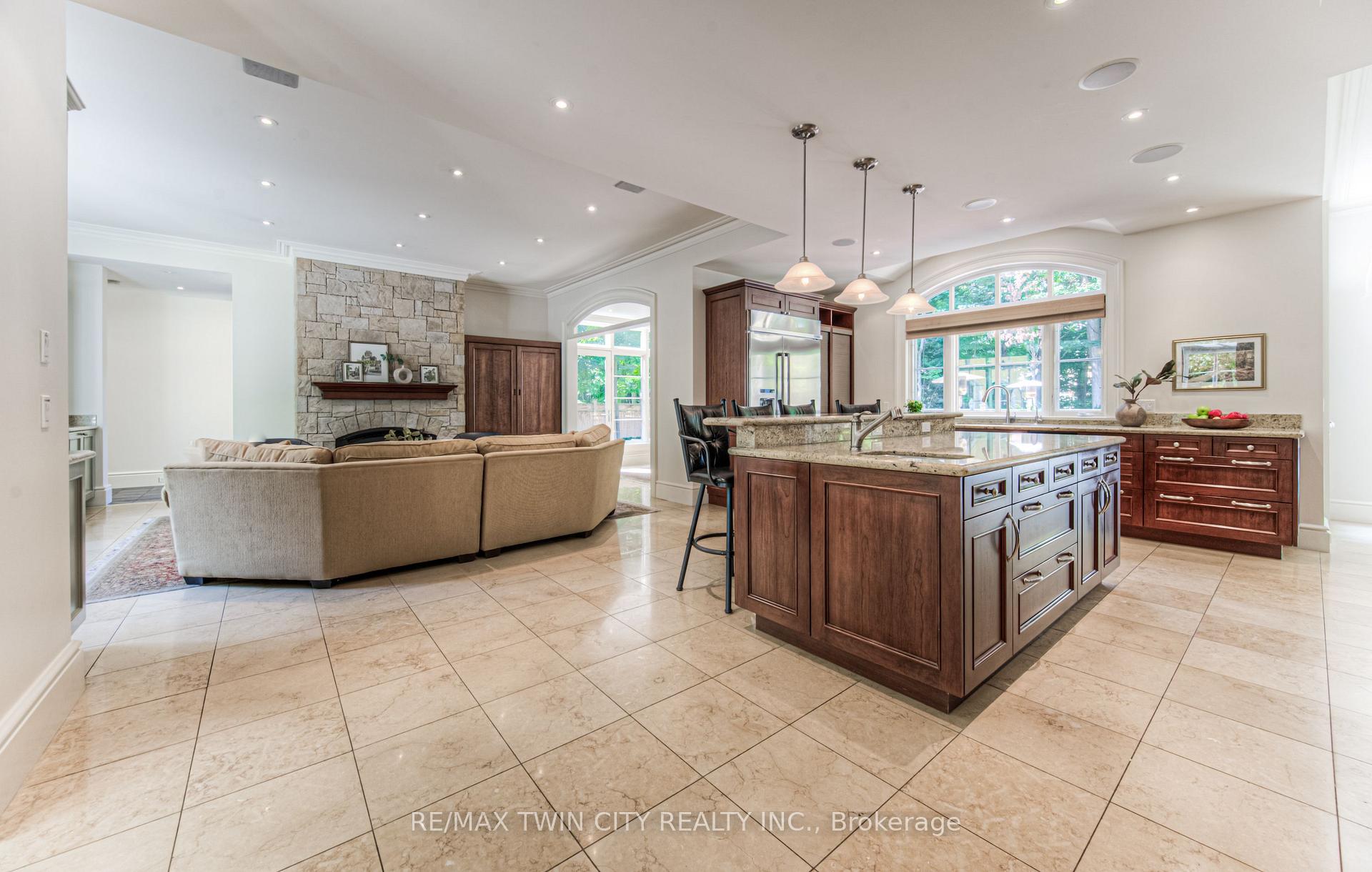 Photo 6 of 573 Sugarbush Drive, Waterloo — HOMEH