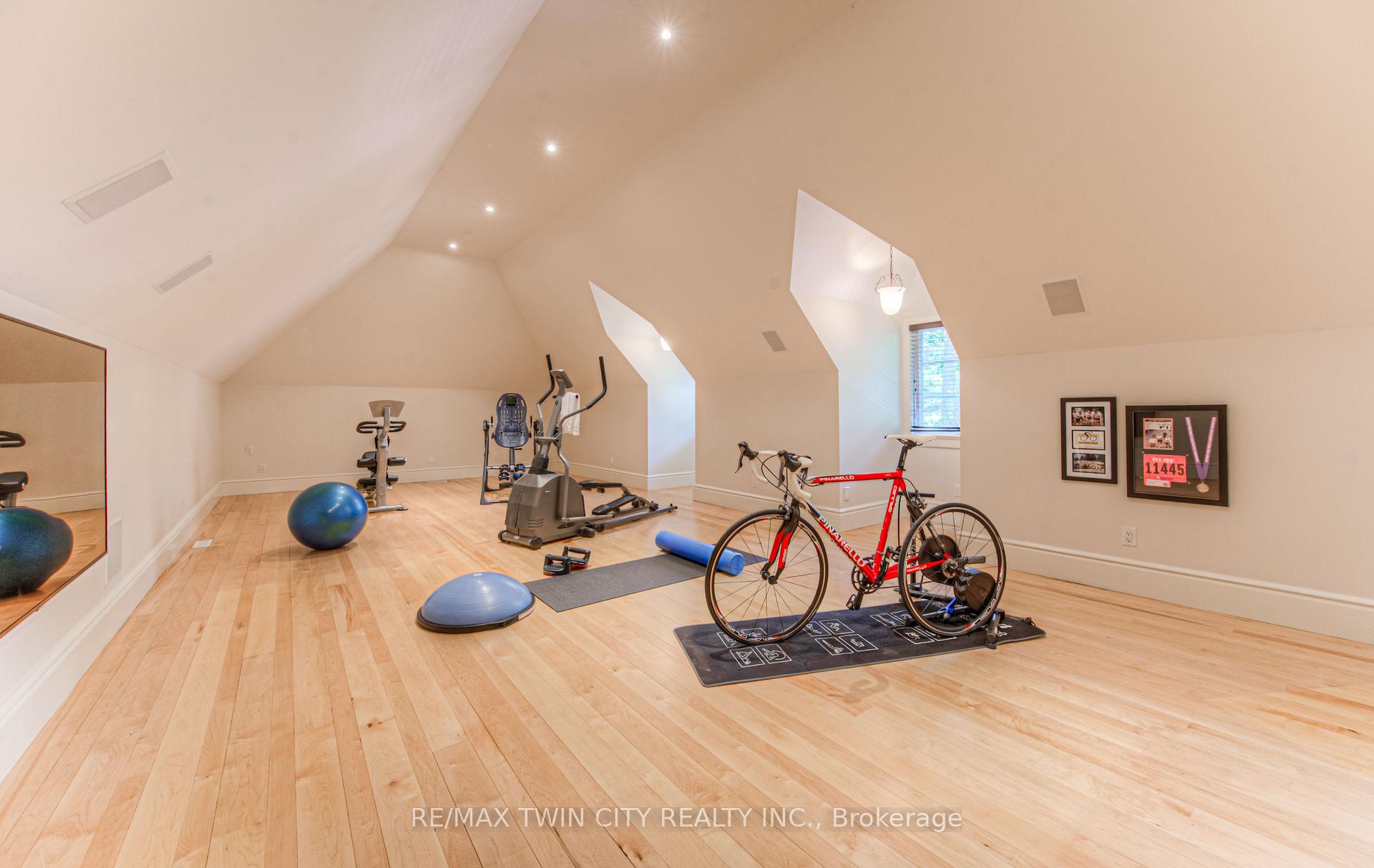 Photo 23 of 573 Sugarbush Drive, Waterloo — HOMEH