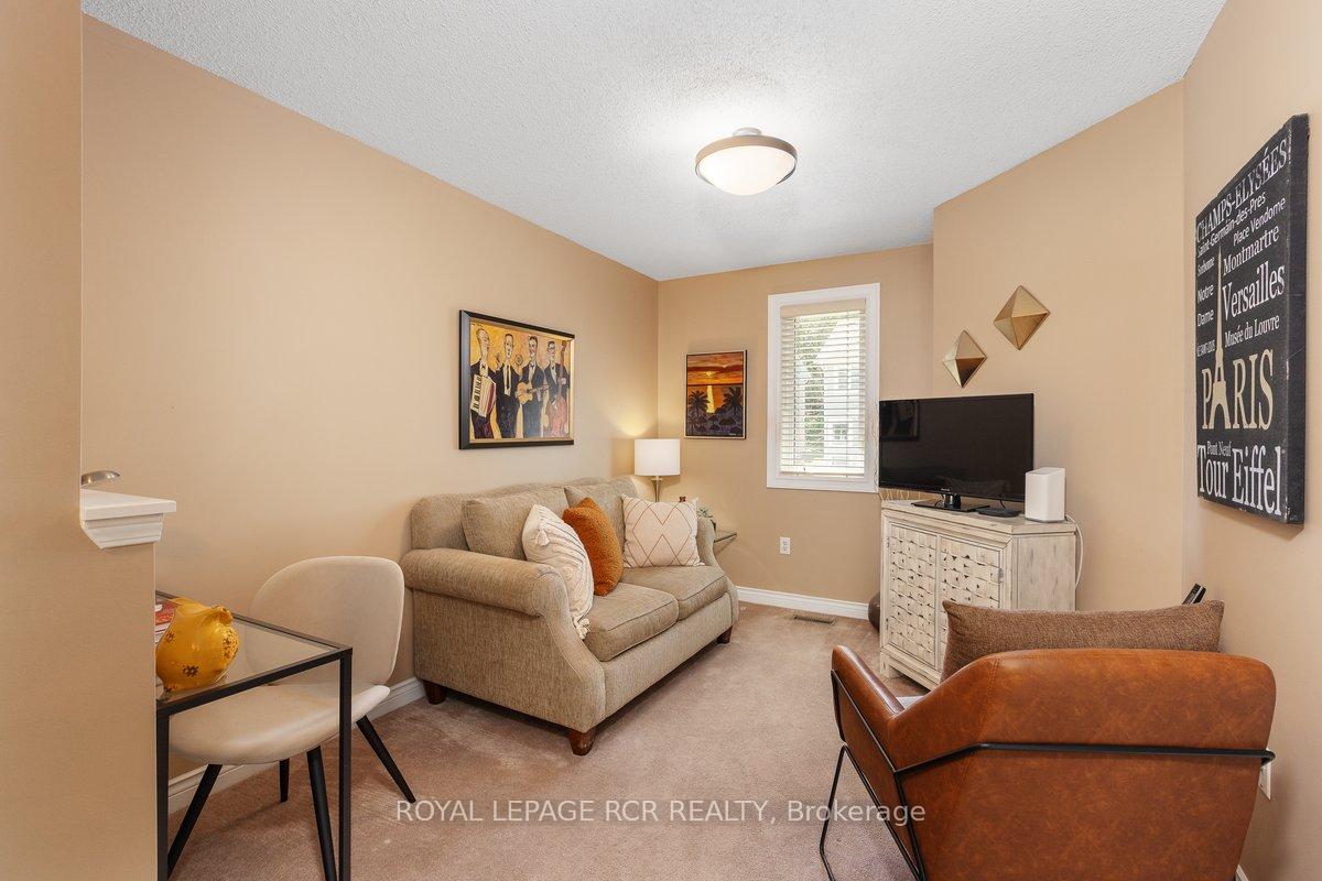 Photo 18 of 925 Creekfront Way, Newmarket, Gorham-College Manor — HOMEH