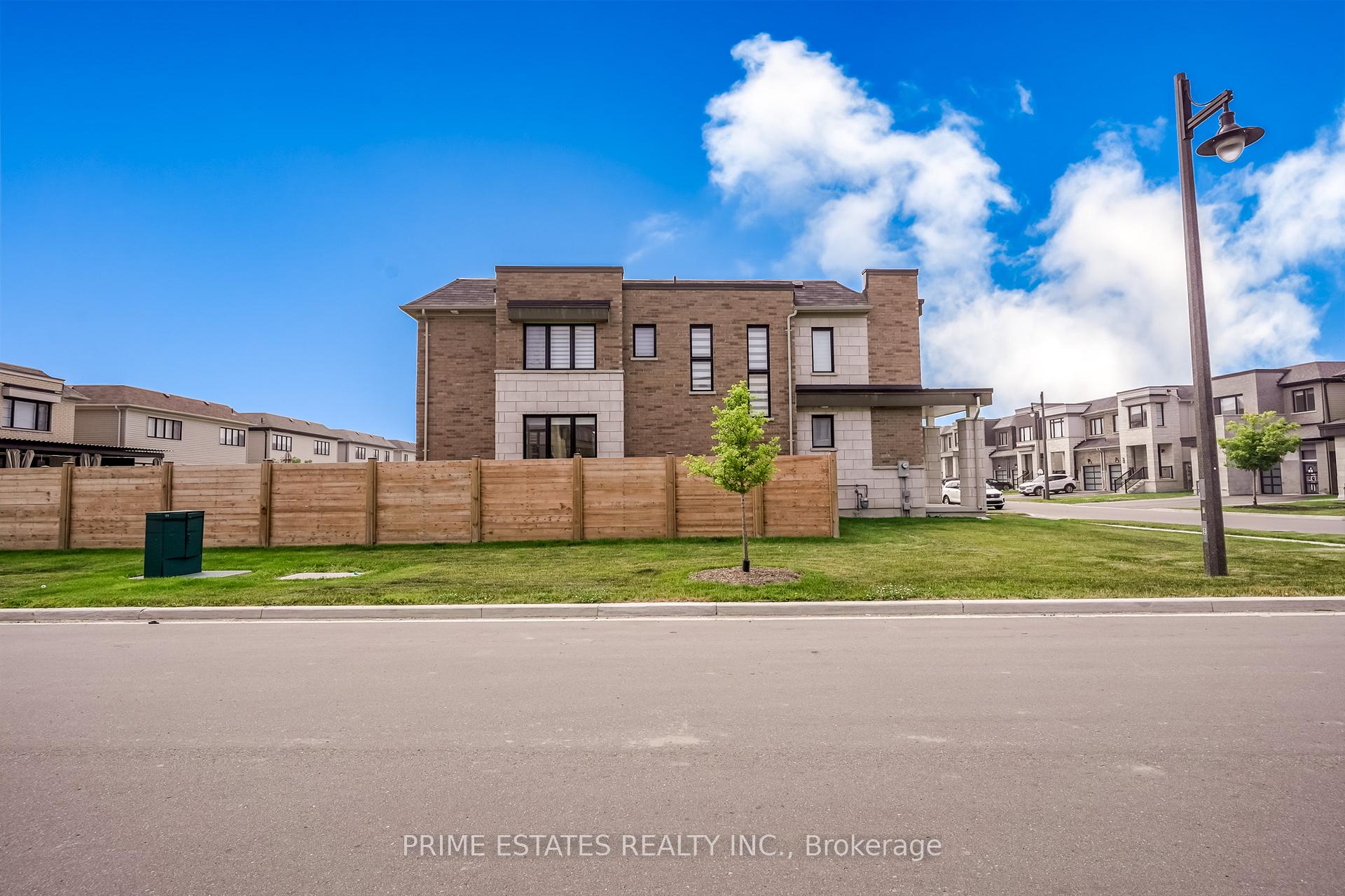 Photo 3 of 51 Clipper Lane, Clarington, Bowmanville — HOMEH