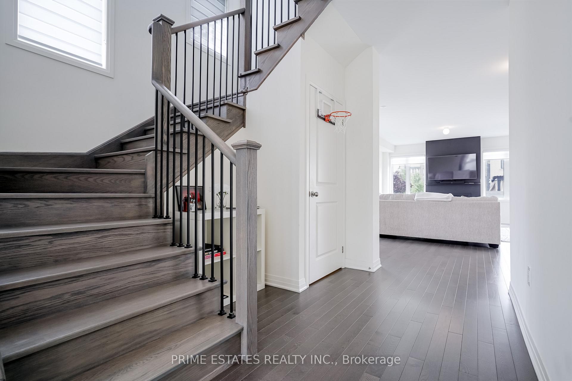 Photo 9 of 51 Clipper Lane, Clarington, Bowmanville — HOMEH