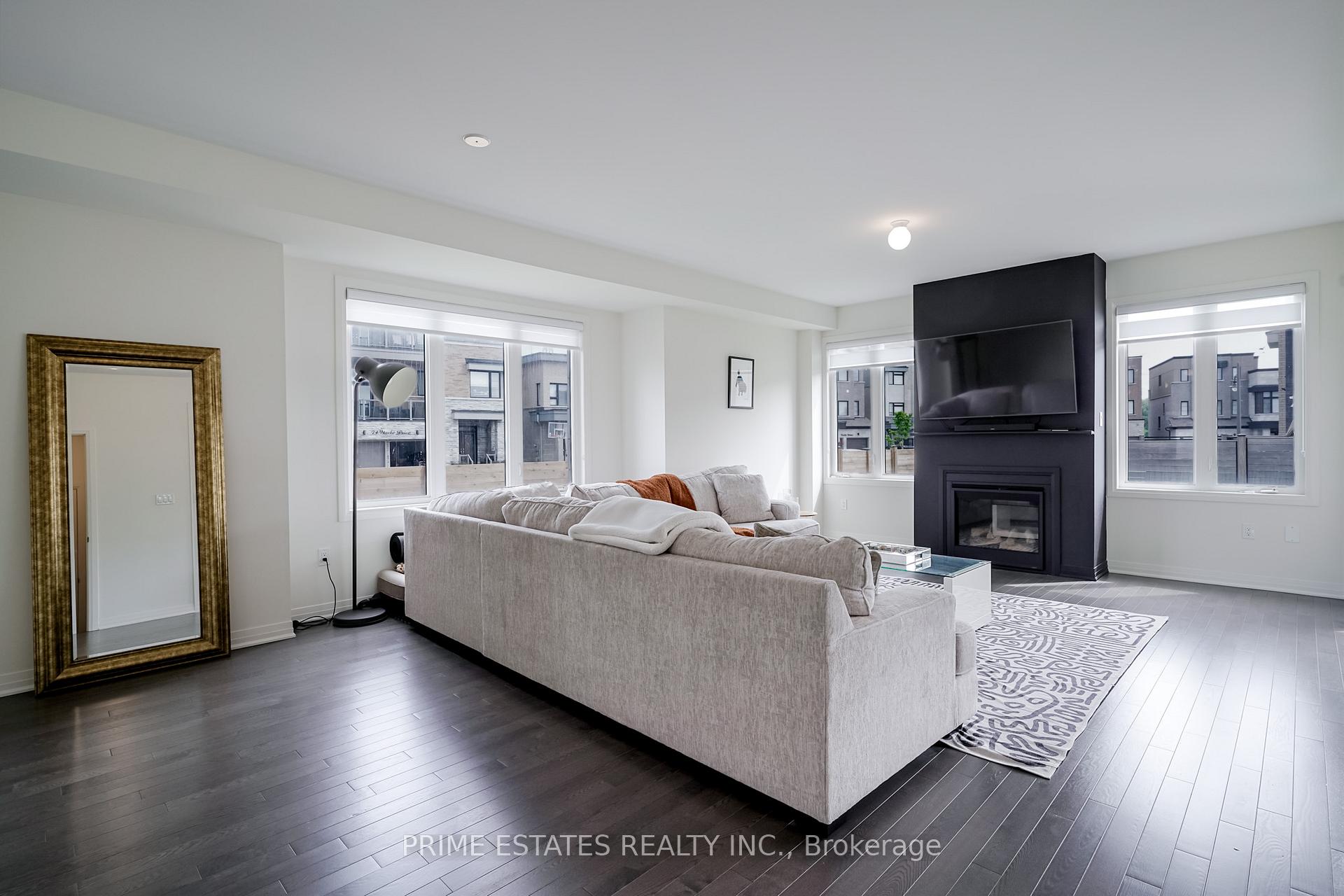 Photo 11 of 51 Clipper Lane, Clarington, Bowmanville — HOMEH