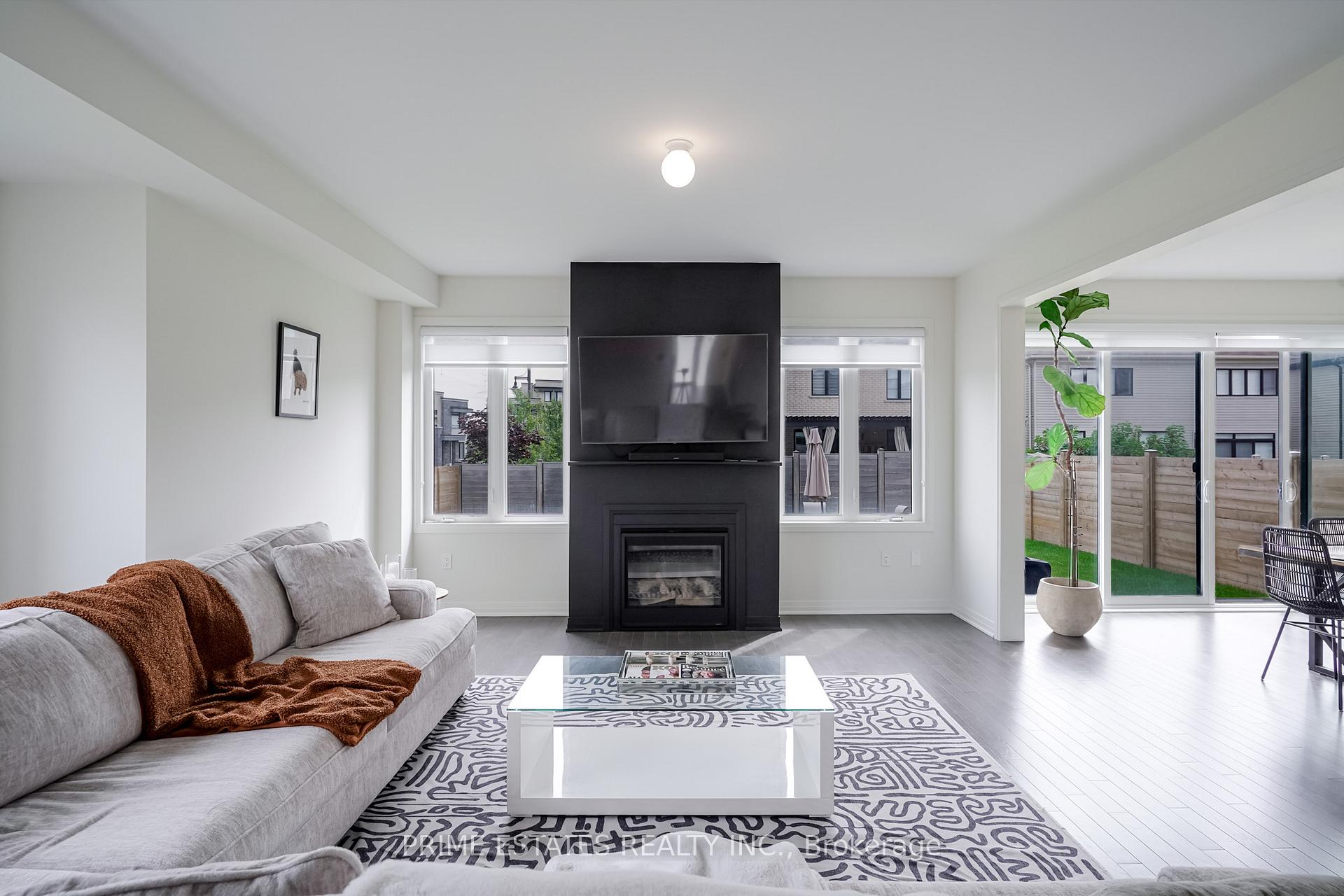 Photo 12 of 51 Clipper Lane, Clarington, Bowmanville — HOMEH