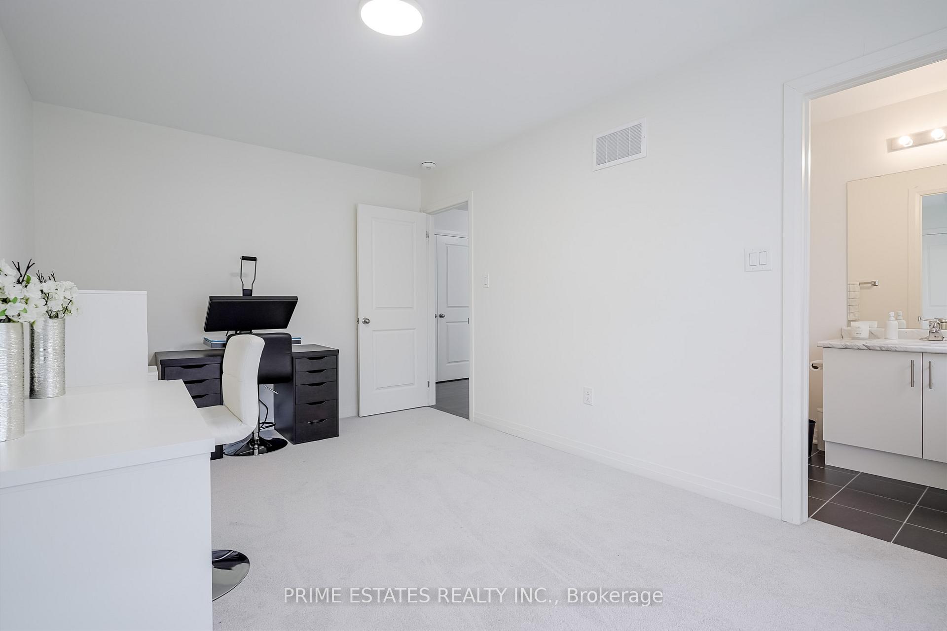 Photo 28 of 51 Clipper Lane, Clarington, Bowmanville — HOMEH