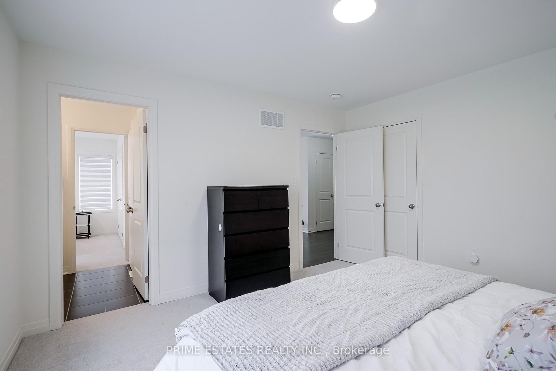 Photo 31 of 51 Clipper Lane, Clarington, Bowmanville — HOMEH