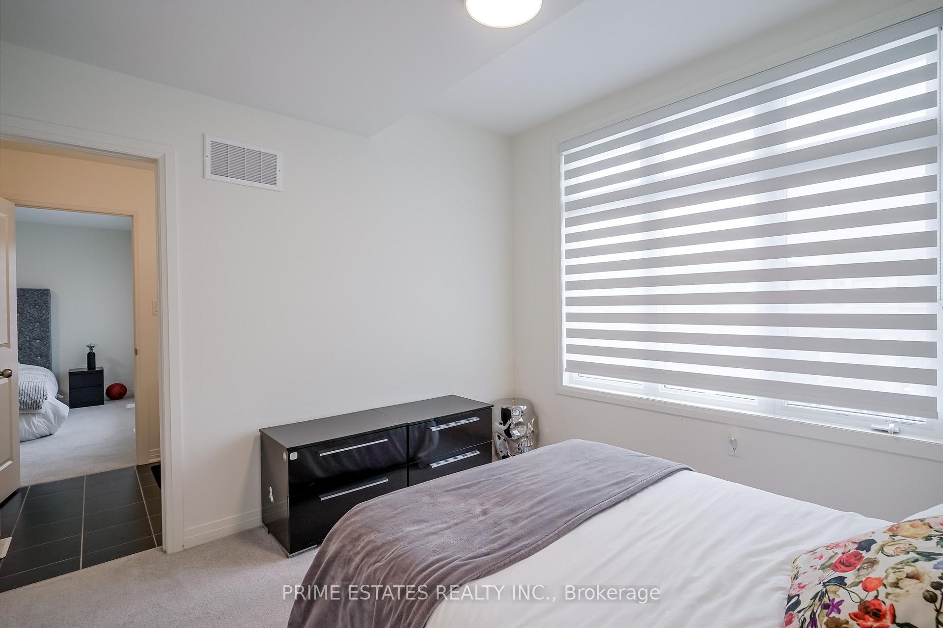 Photo 34 of 51 Clipper Lane, Clarington, Bowmanville — HOMEH