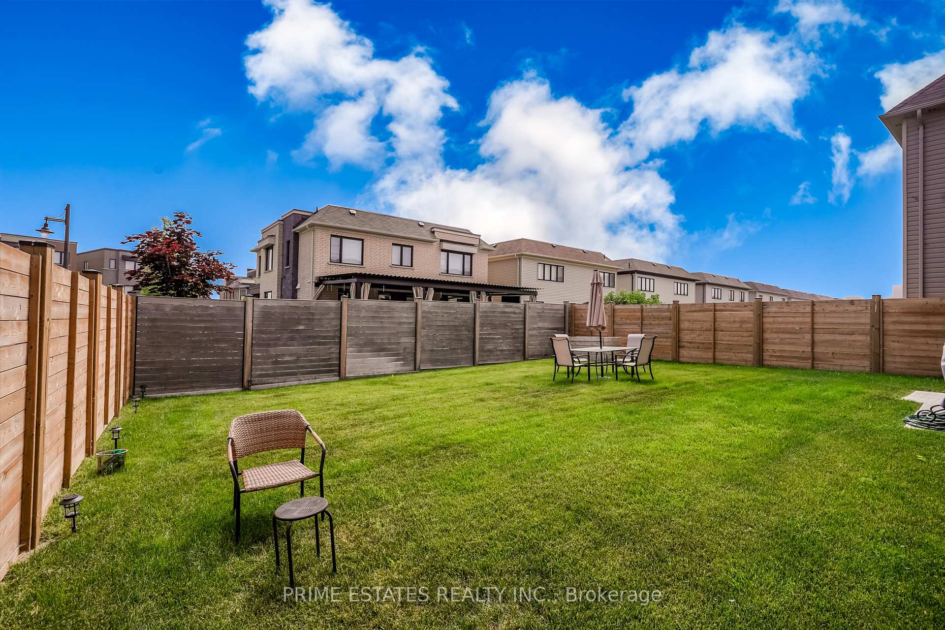 Photo 45 of 51 Clipper Lane, Clarington, Bowmanville — HOMEH