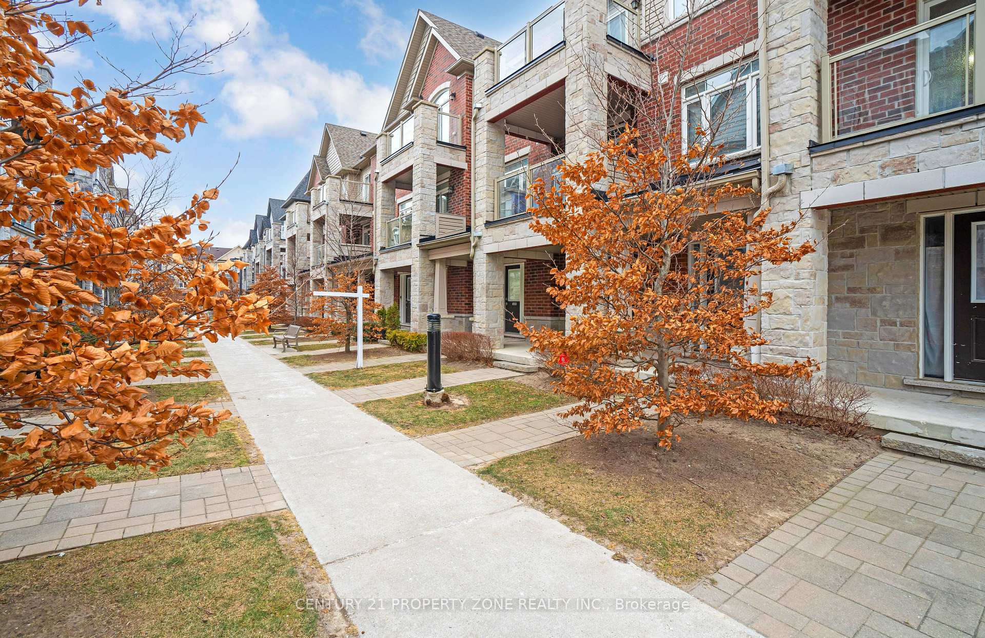 Photo 22 of 2633 Garrison Crossing Crescent, Pickering, Duffin Heights — HOMEH