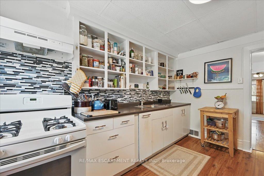 Photo 2 of 195 Catharine Street N, Hamilton, Beasley — HOMEH