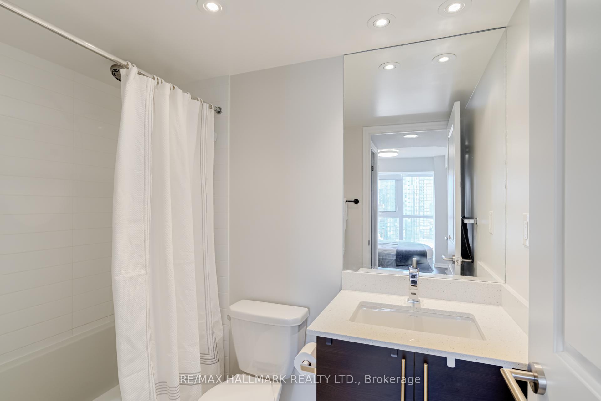 Photo 5 of Unit 2110, 400 Adelaide Street E, Toronto, Moss Park — HOMEH