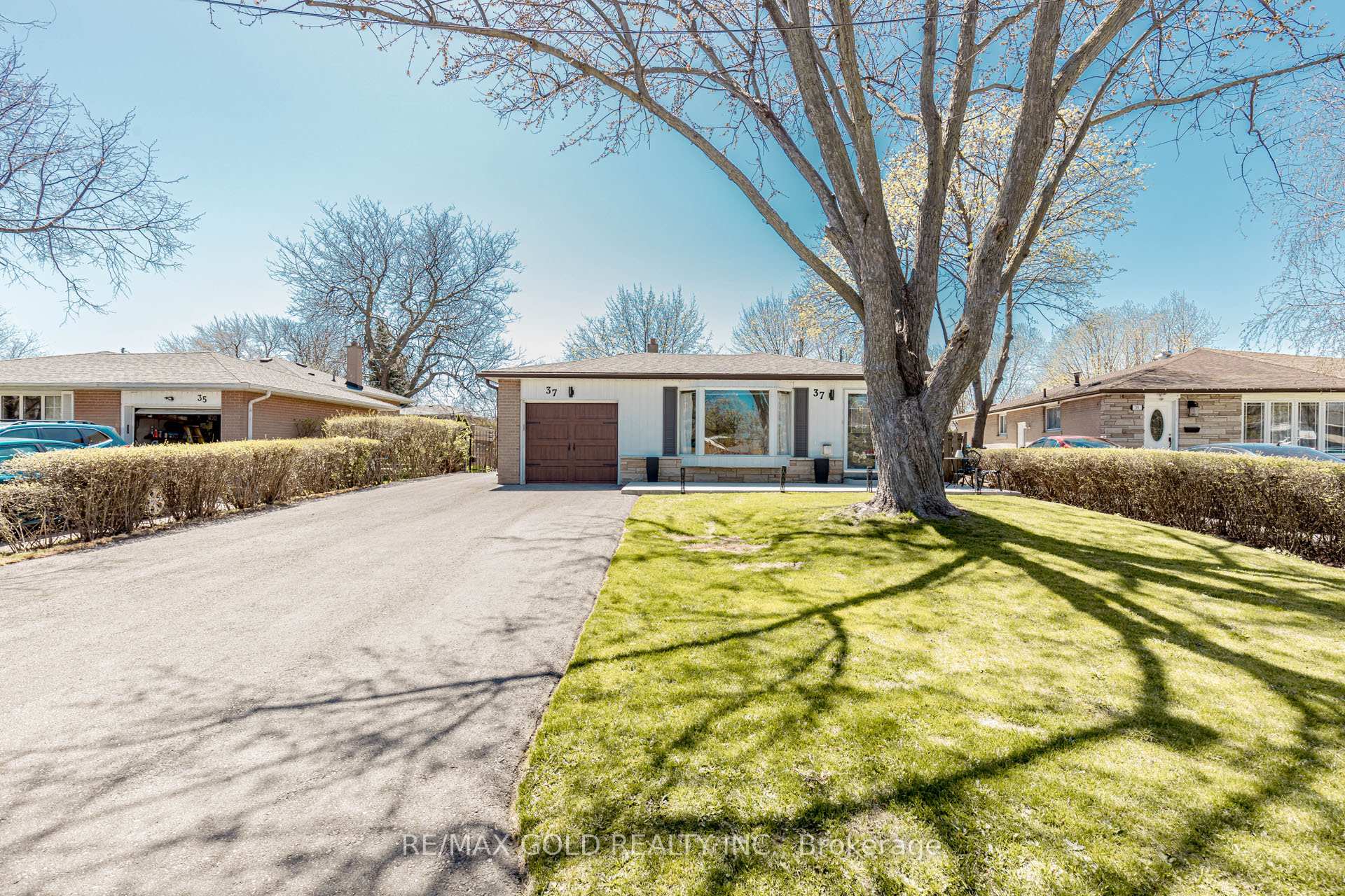 Photo 1 of 37 Brookdale Crescent, Brampton, Avondale — HOMEH