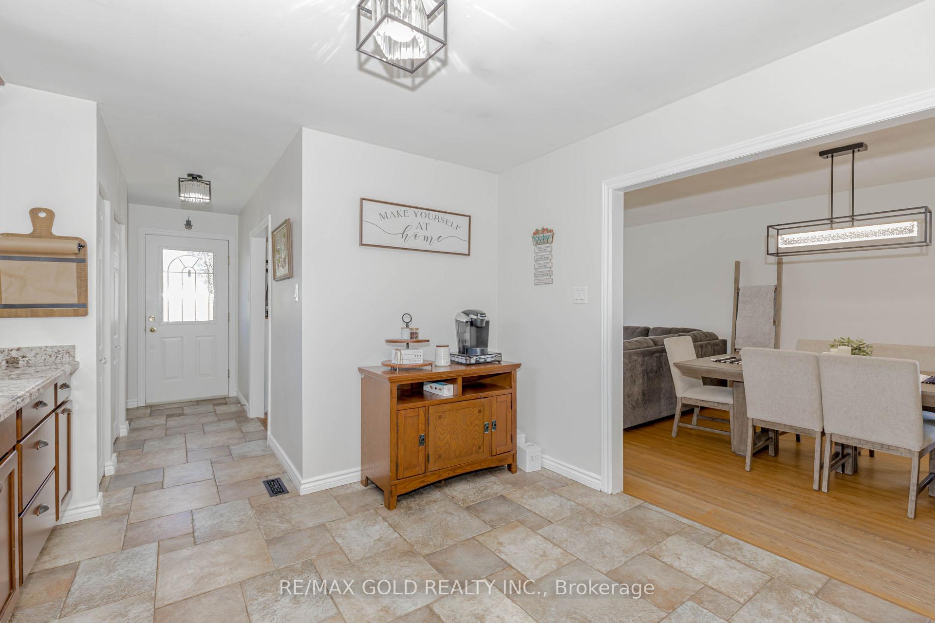Photo 24 of 37 Brookdale Crescent, Brampton, Avondale — HOMEH