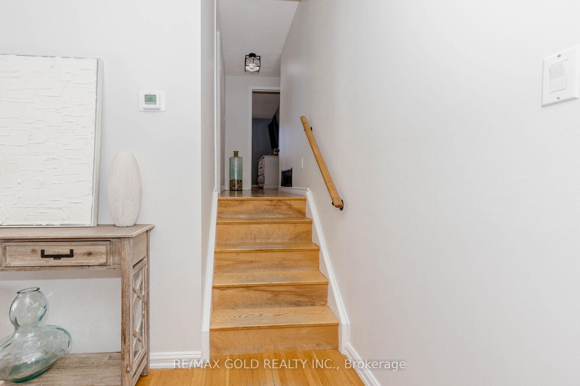 Photo 25 of 37 Brookdale Crescent, Brampton, Avondale — HOMEH