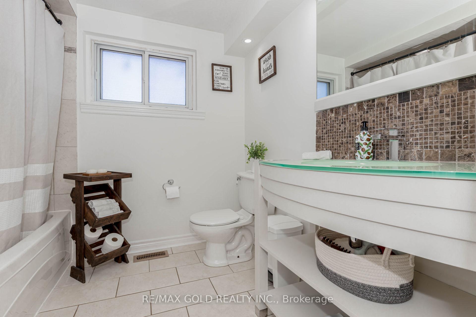 Photo 29 of 37 Brookdale Crescent, Brampton, Avondale — HOMEH