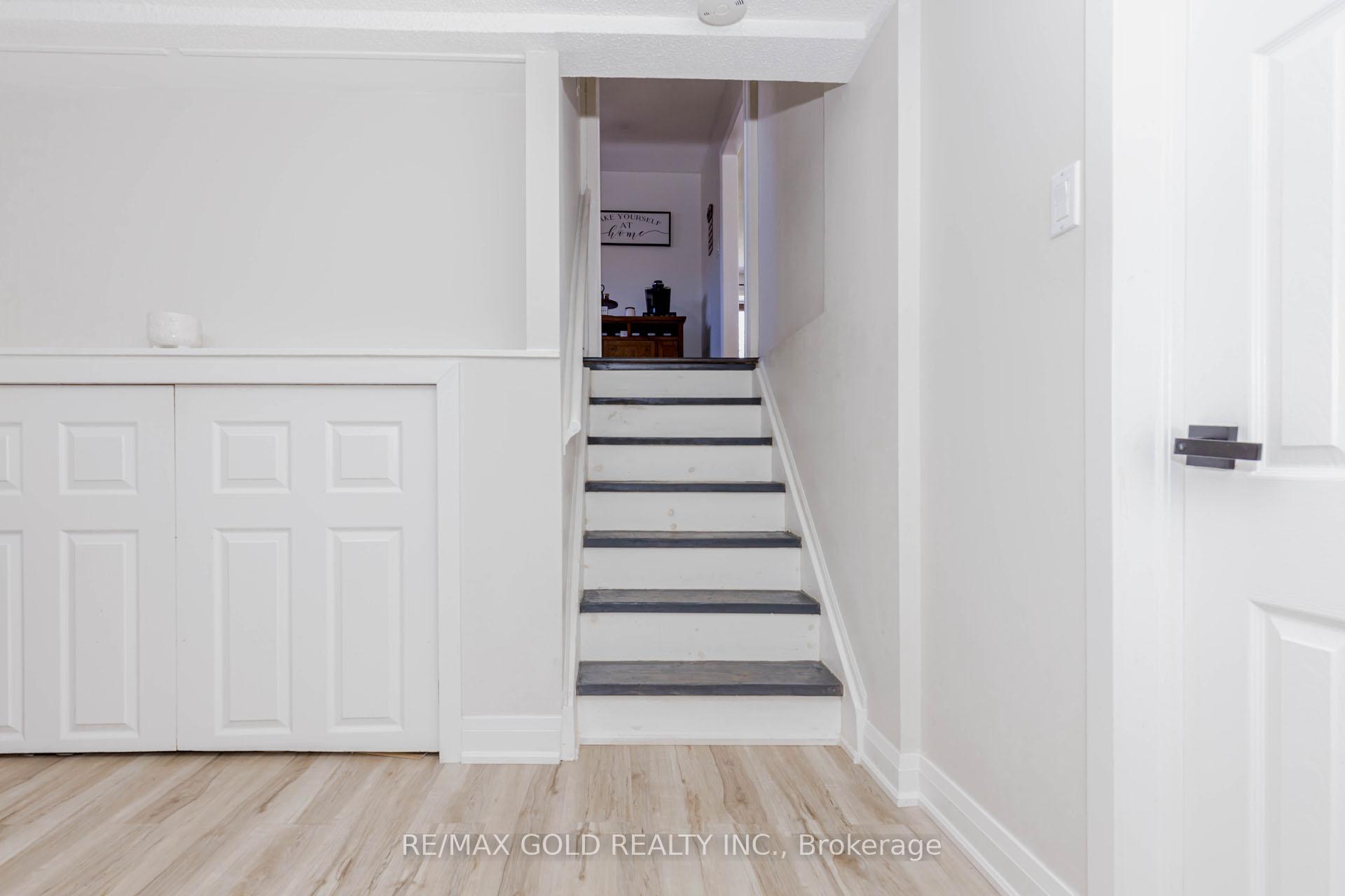 Photo 35 of 37 Brookdale Crescent, Brampton, Avondale — HOMEH