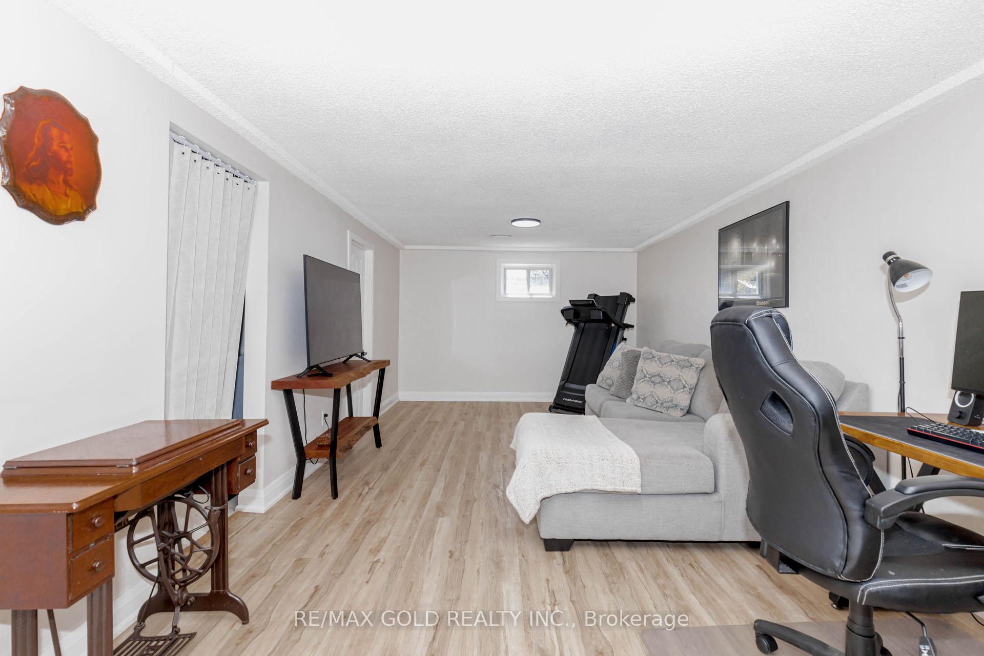 Photo 37 of 37 Brookdale Crescent, Brampton, Avondale — HOMEH