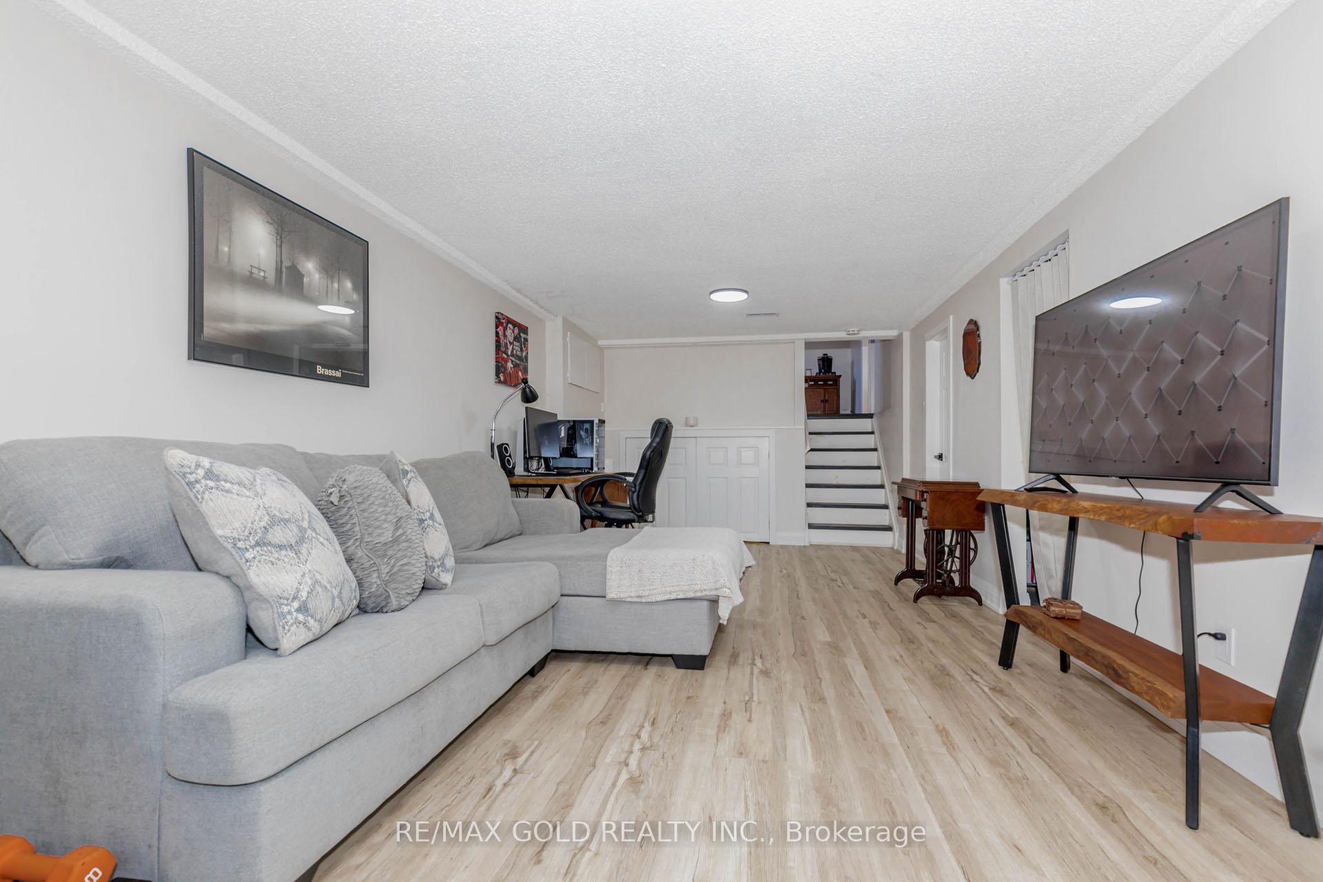 Photo 38 of 37 Brookdale Crescent, Brampton, Avondale — HOMEH