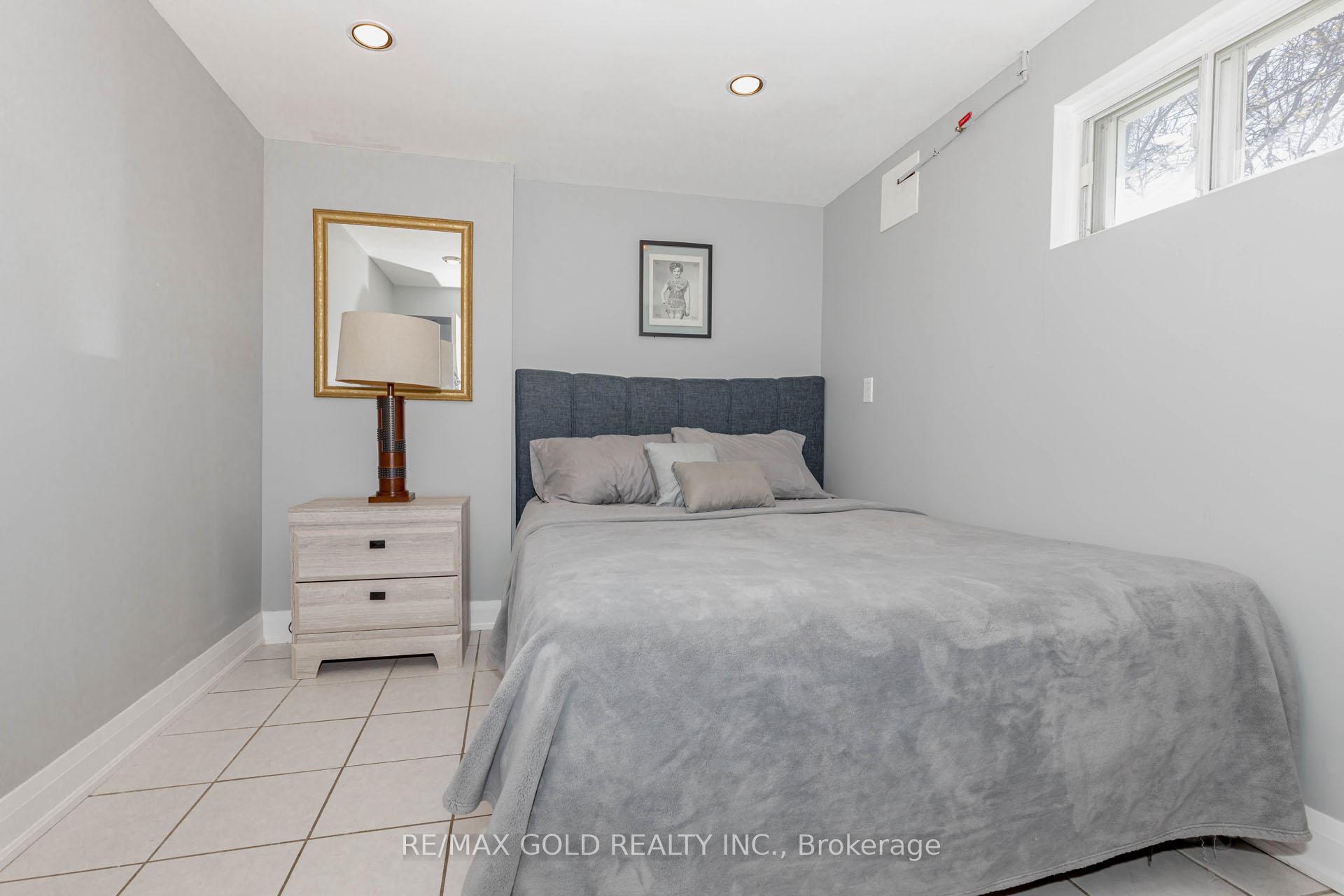 Photo 39 of 37 Brookdale Crescent, Brampton, Avondale — HOMEH