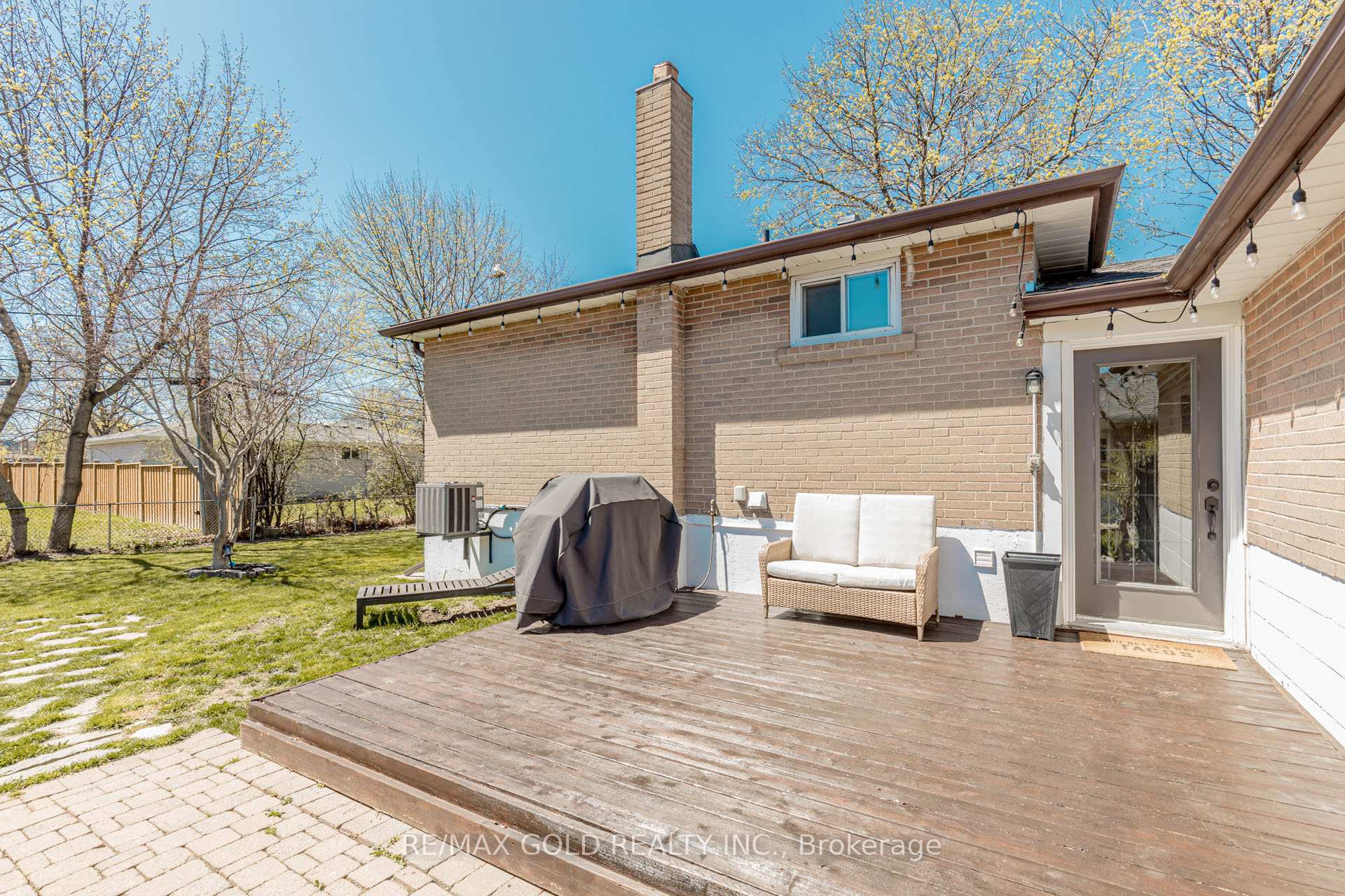 Photo 46 of 37 Brookdale Crescent, Brampton, Avondale — HOMEH