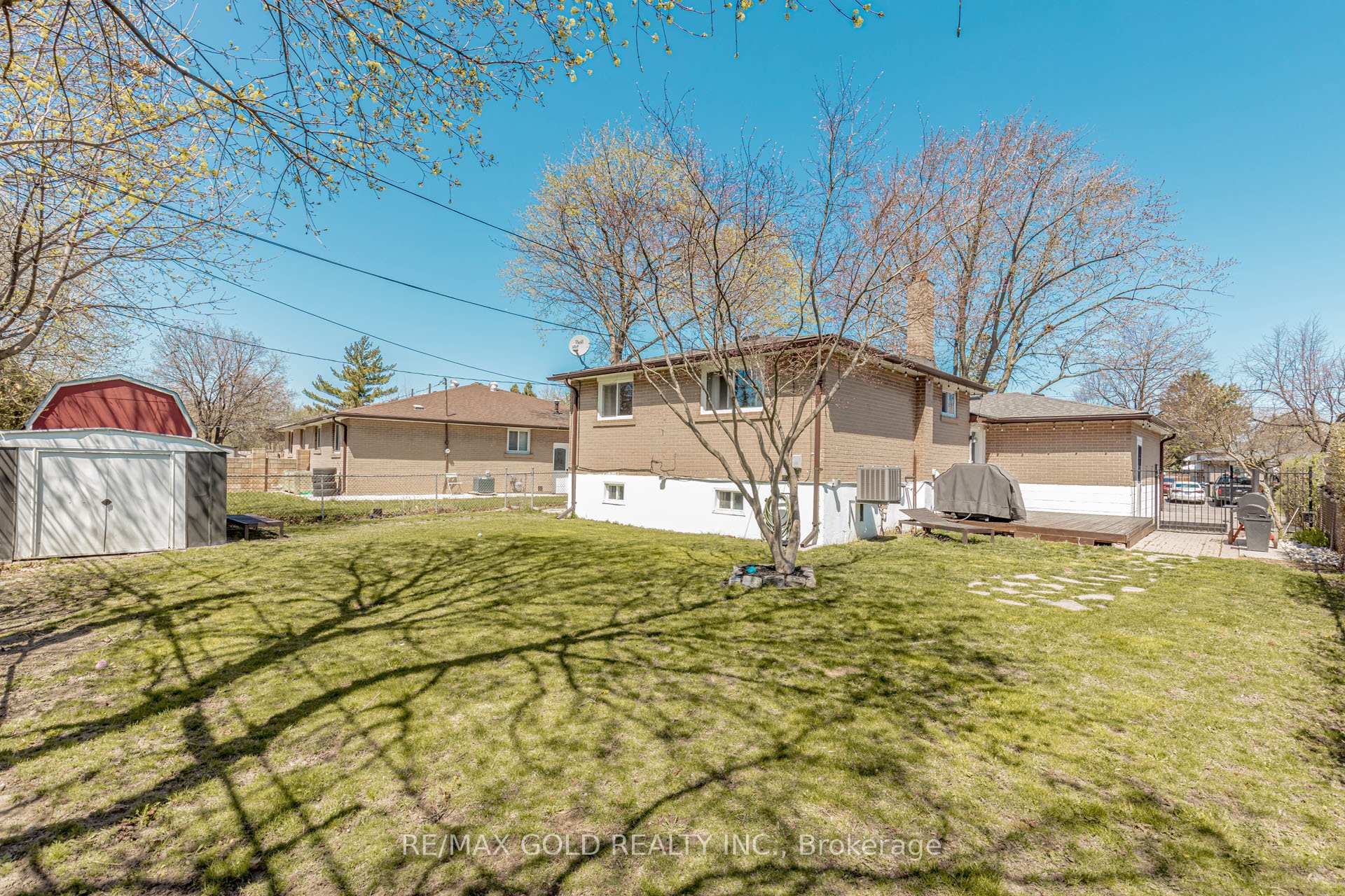 Photo 49 of 37 Brookdale Crescent, Brampton, Avondale — HOMEH