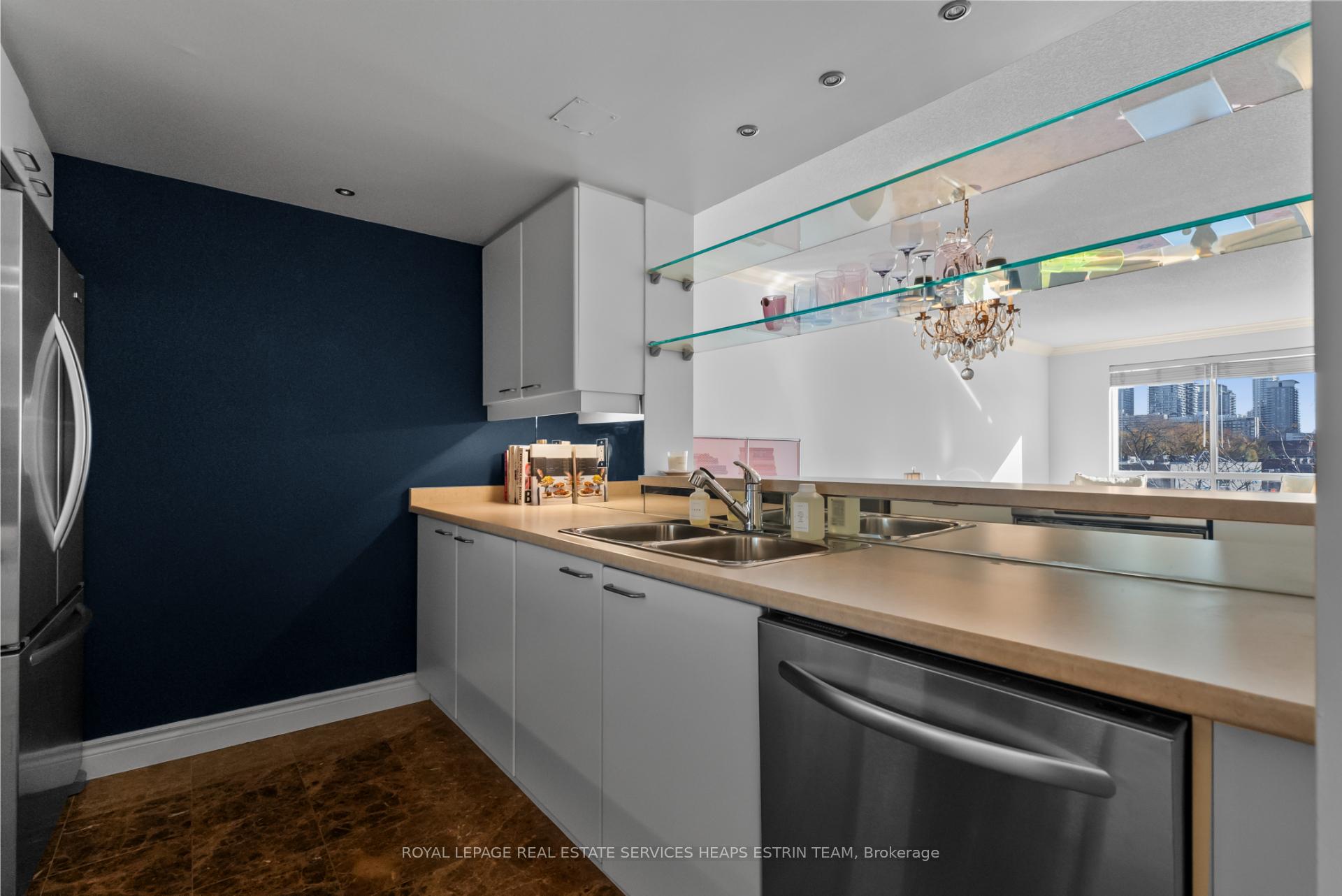 Photo 12 of Unit 404, 2 Alexandra Boulevard, Toronto, Lawrence Park South — HOMEH