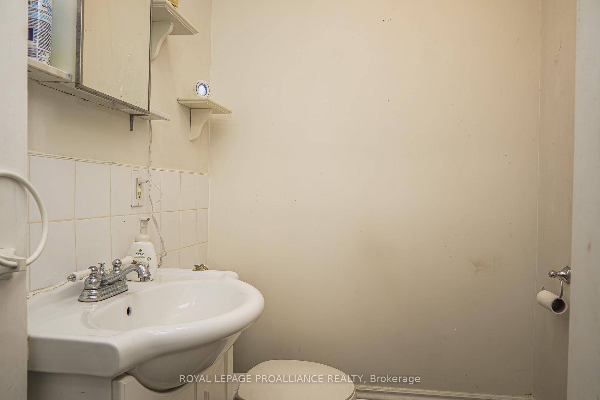 Photo 16 of 24 Queen Street, Belleville, Belleville Ward — HOMEH