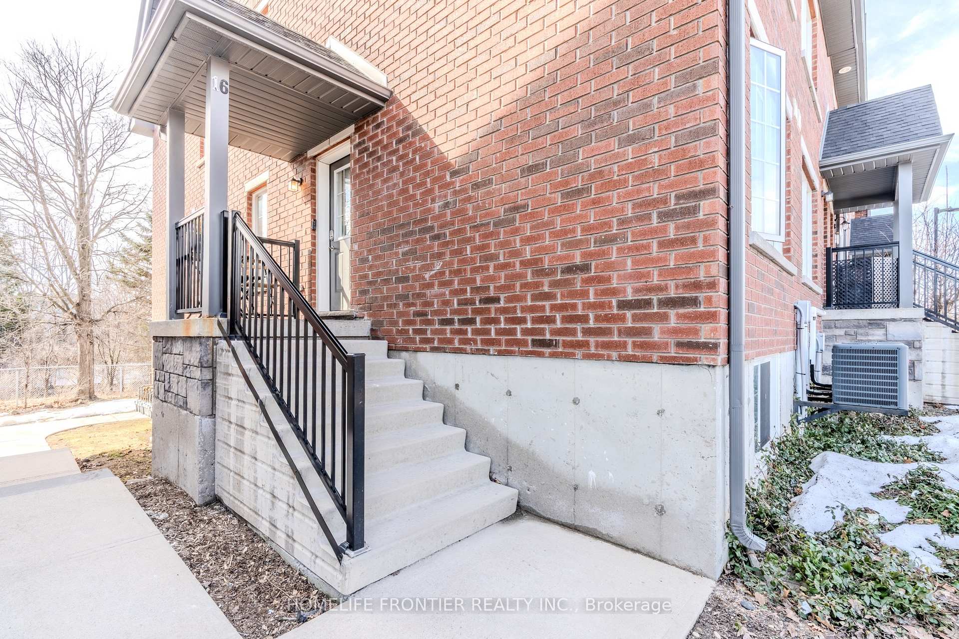 Photo 5 of Unit 16, 244 Penetanguishene Road, Barrie, Georgian Drive — HOMEH