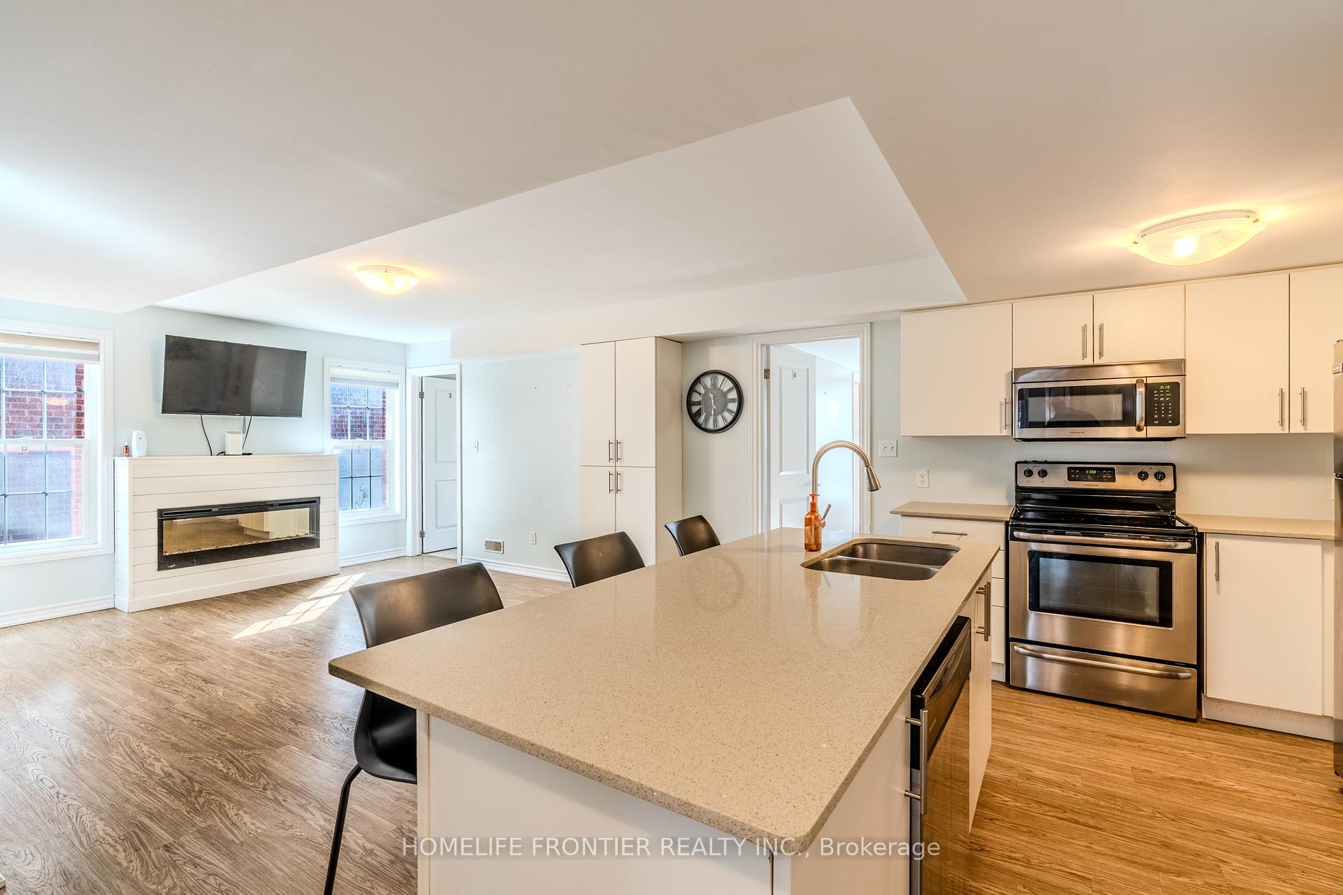 Photo 3 of Unit 16, 244 Penetanguishene Road, Barrie, Georgian Drive — HOMEH
